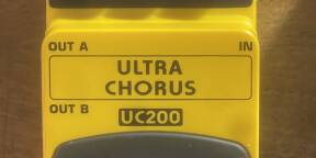 vands pédale Behringer UC200