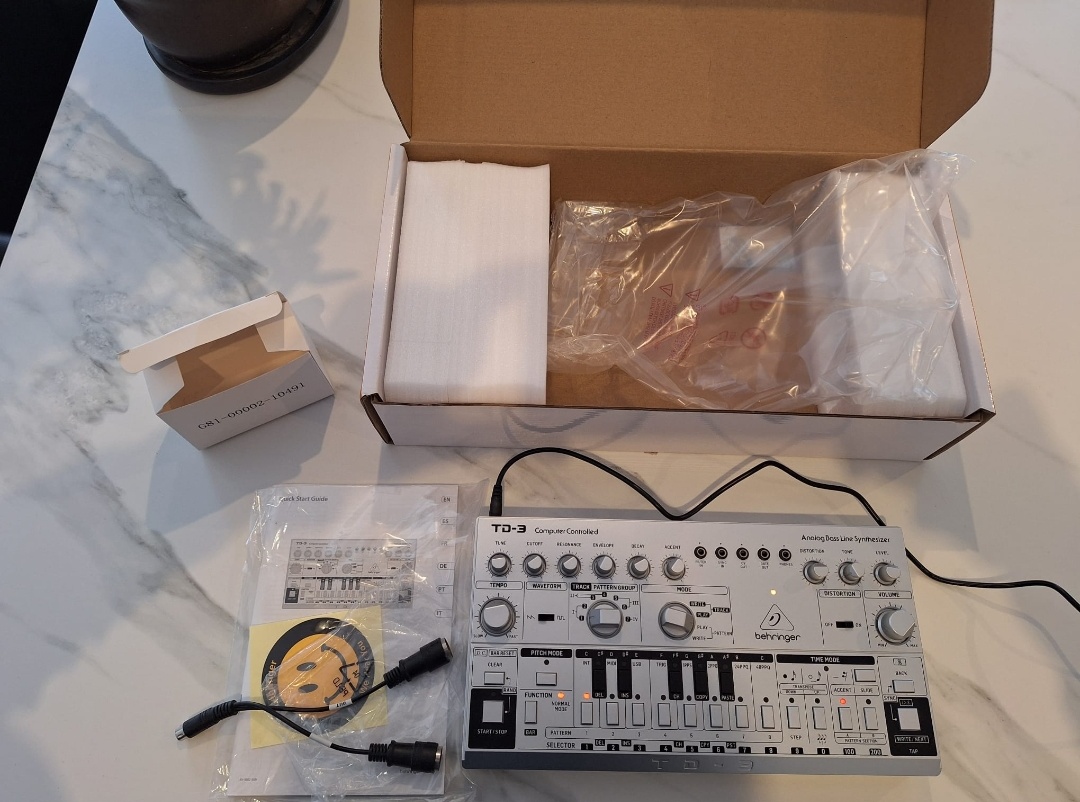 Vends Berhinger TD03 jamais servi