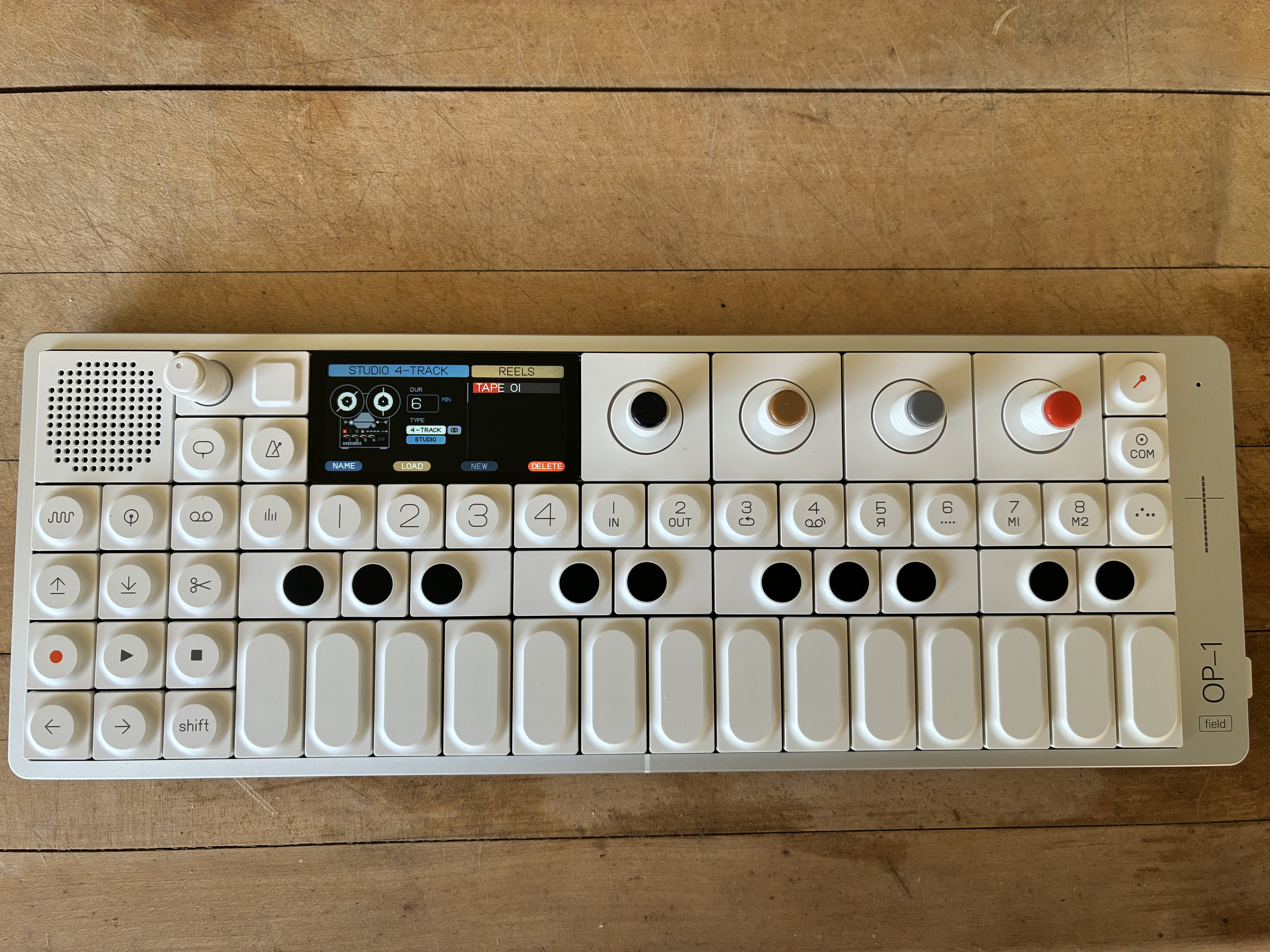 Vends Teenage Engineering OP-1 Field (Comme Neuf)