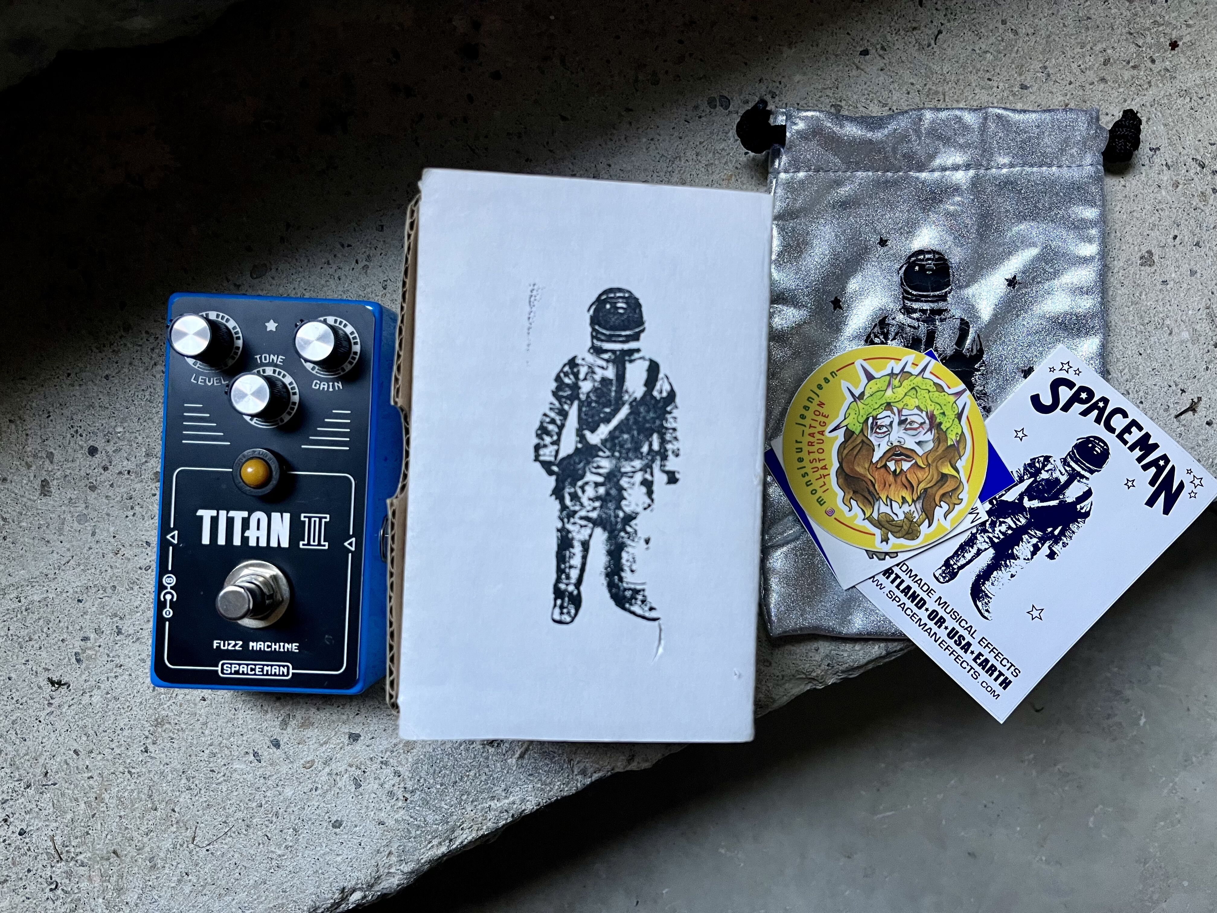 Vends Fuzz Spaceman Titan 2
