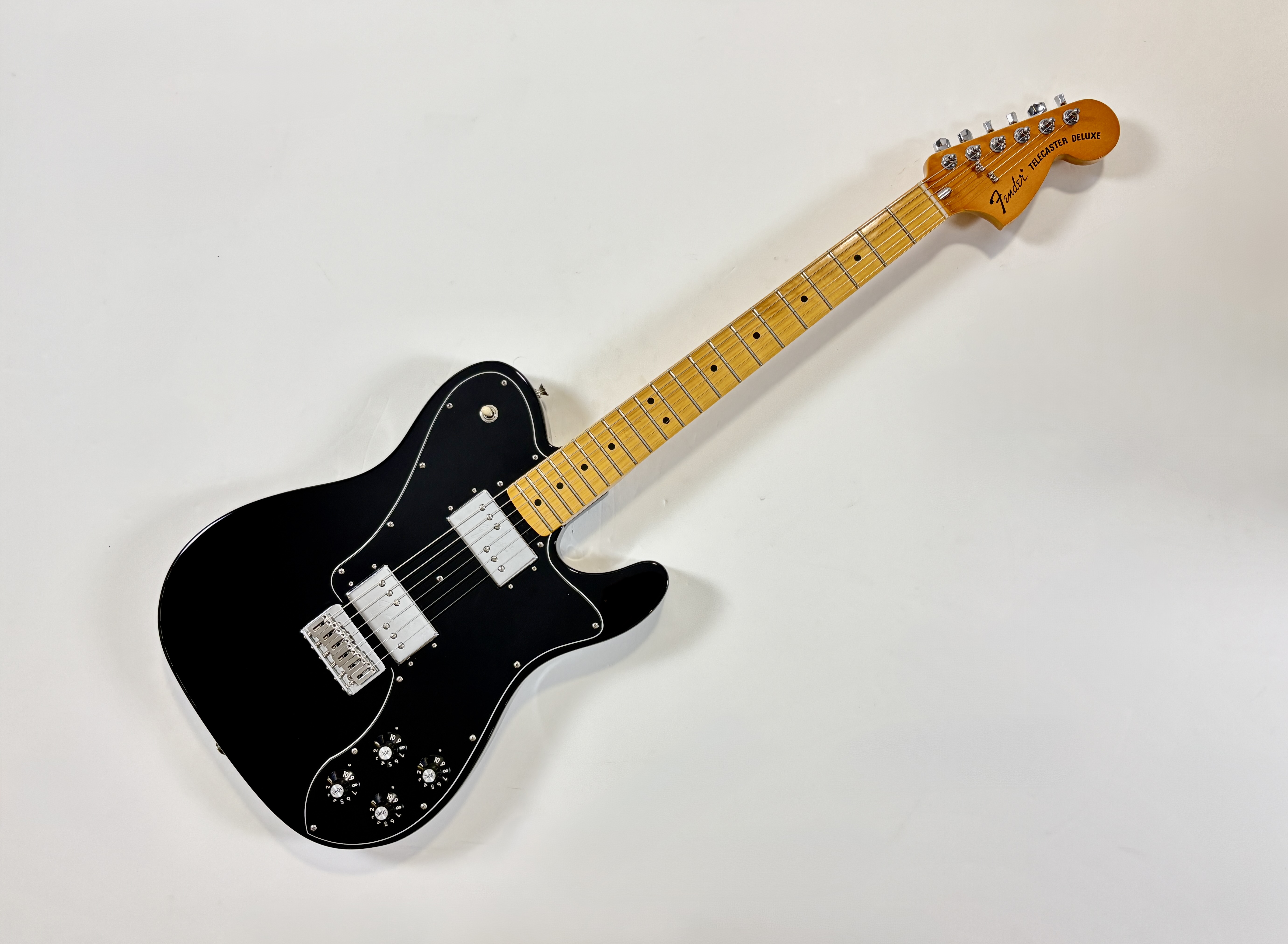  Fender Telecaster Deluxe 1975 American Vintage II Black 2023