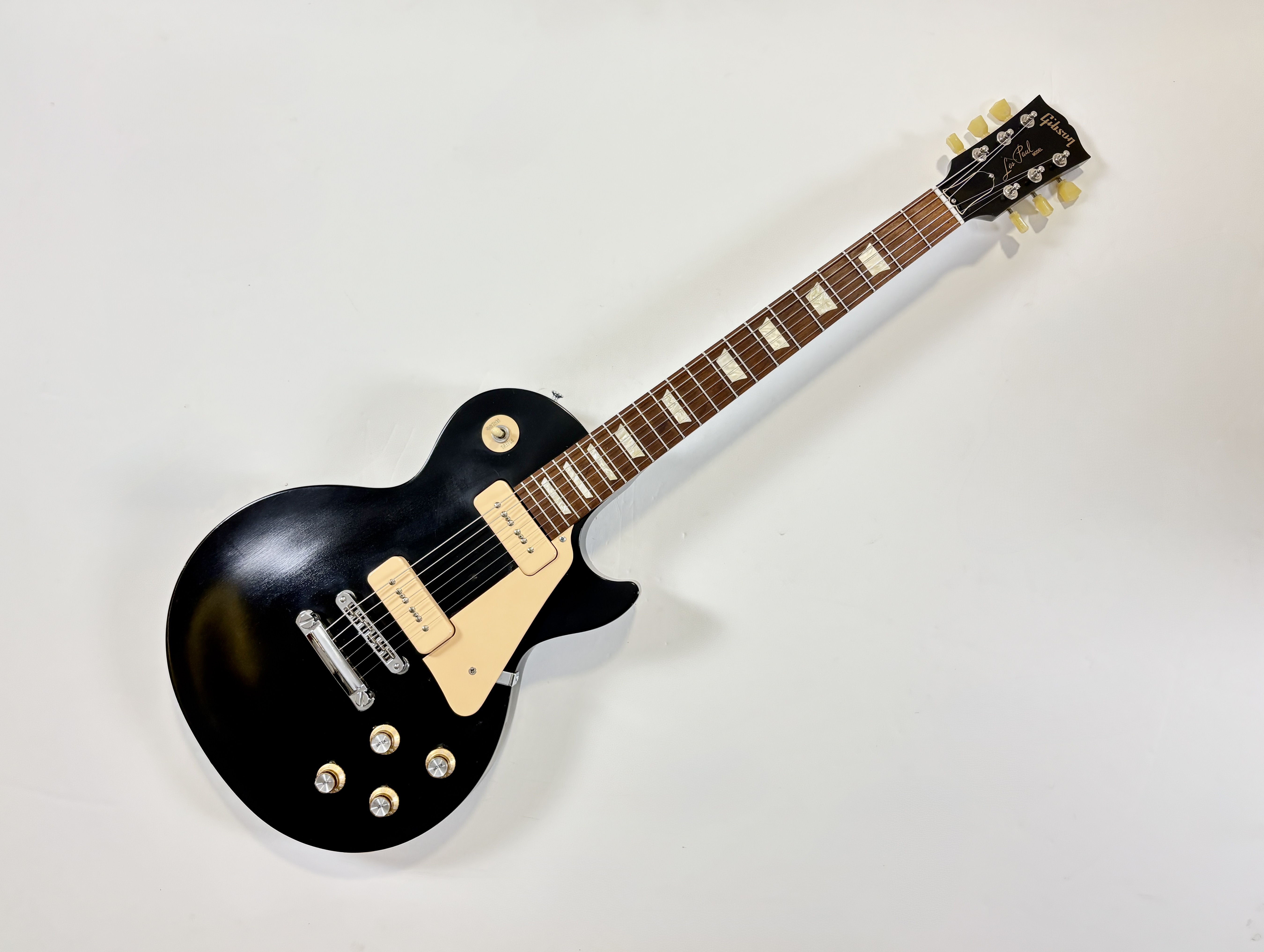Gibson Les Paul Tribute Studio 60′s Worn Ebony 2011