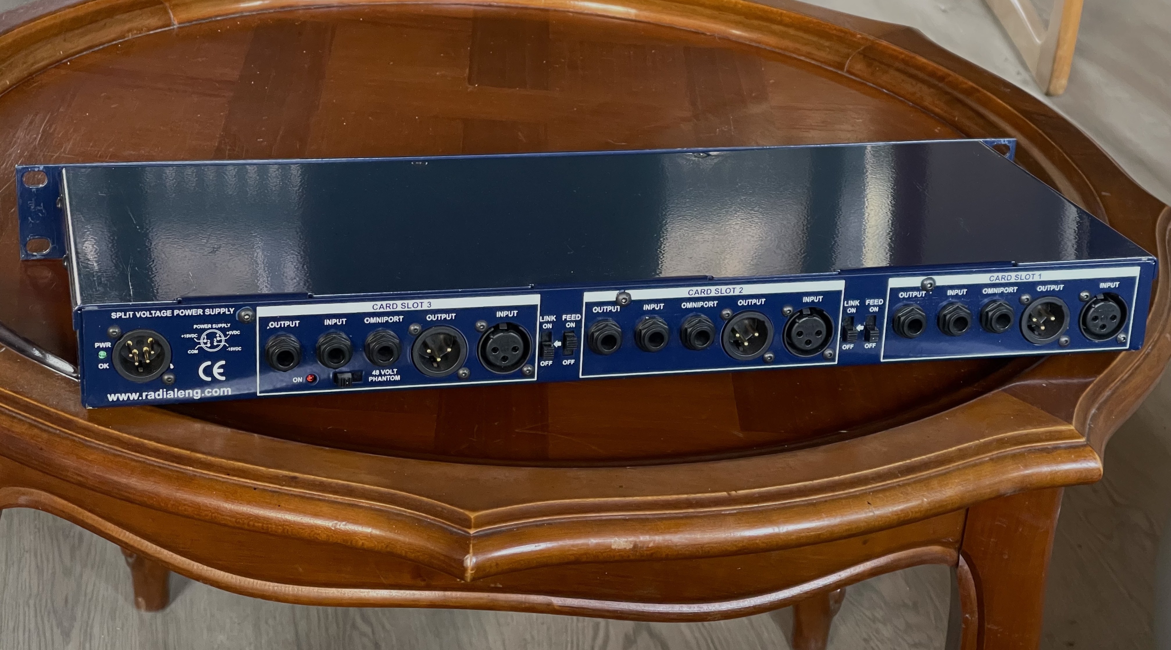 Radial Engineering Workhorse Powerstrip - Rack pour 3 modules série 500