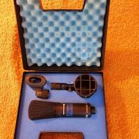 Beyerdynamic MC 834 N (C) PV (sérial : 16031) avec sa pince d'origine et sa suspension d'origine