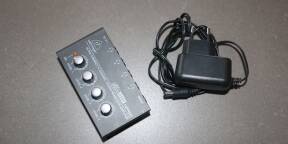 Vends microamp (spliteur vers 4 casques) HA400 Behringer