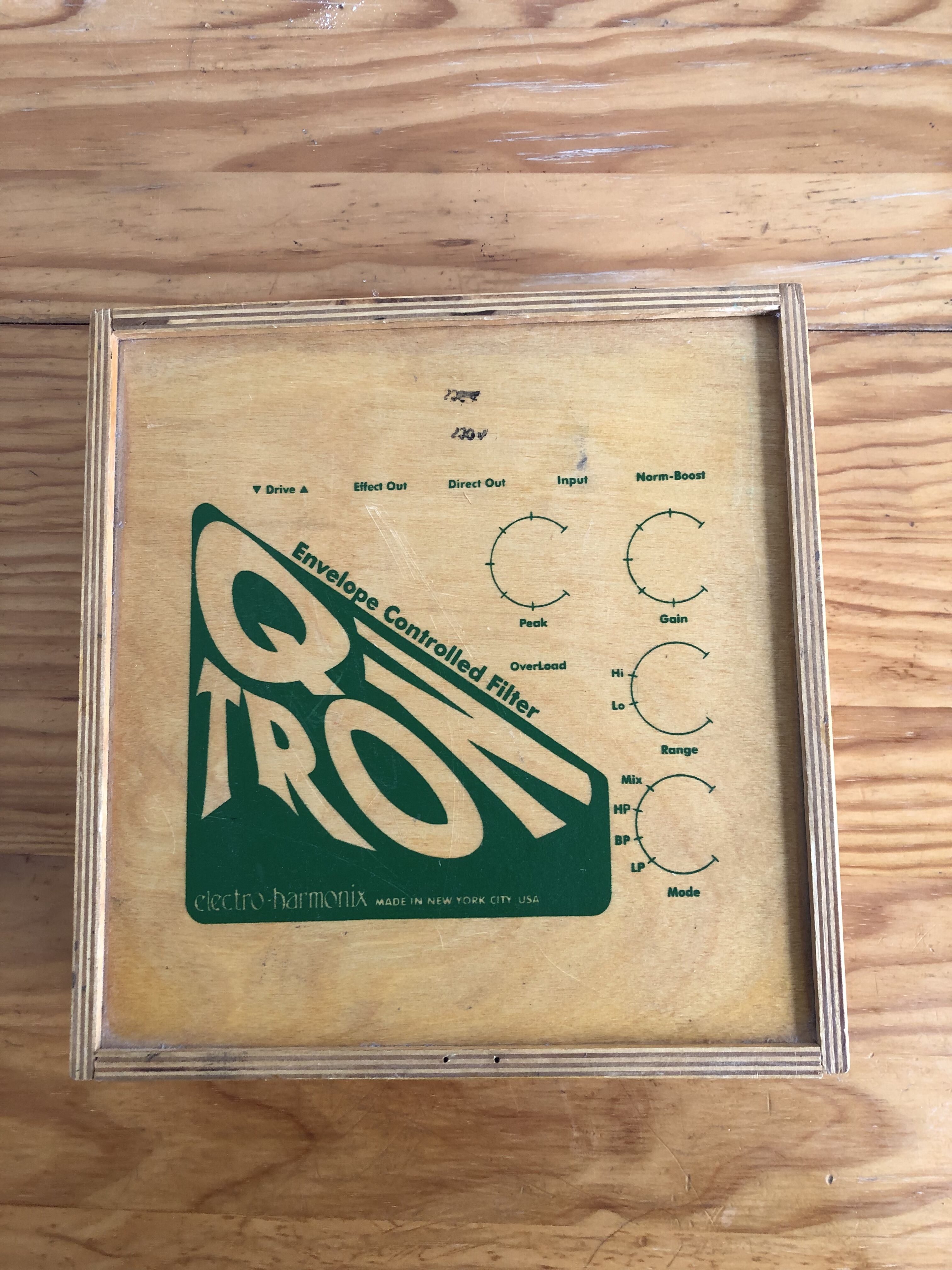 Boite Q-Tron Envelope Filter   Electro-Harmonix des années 1990.