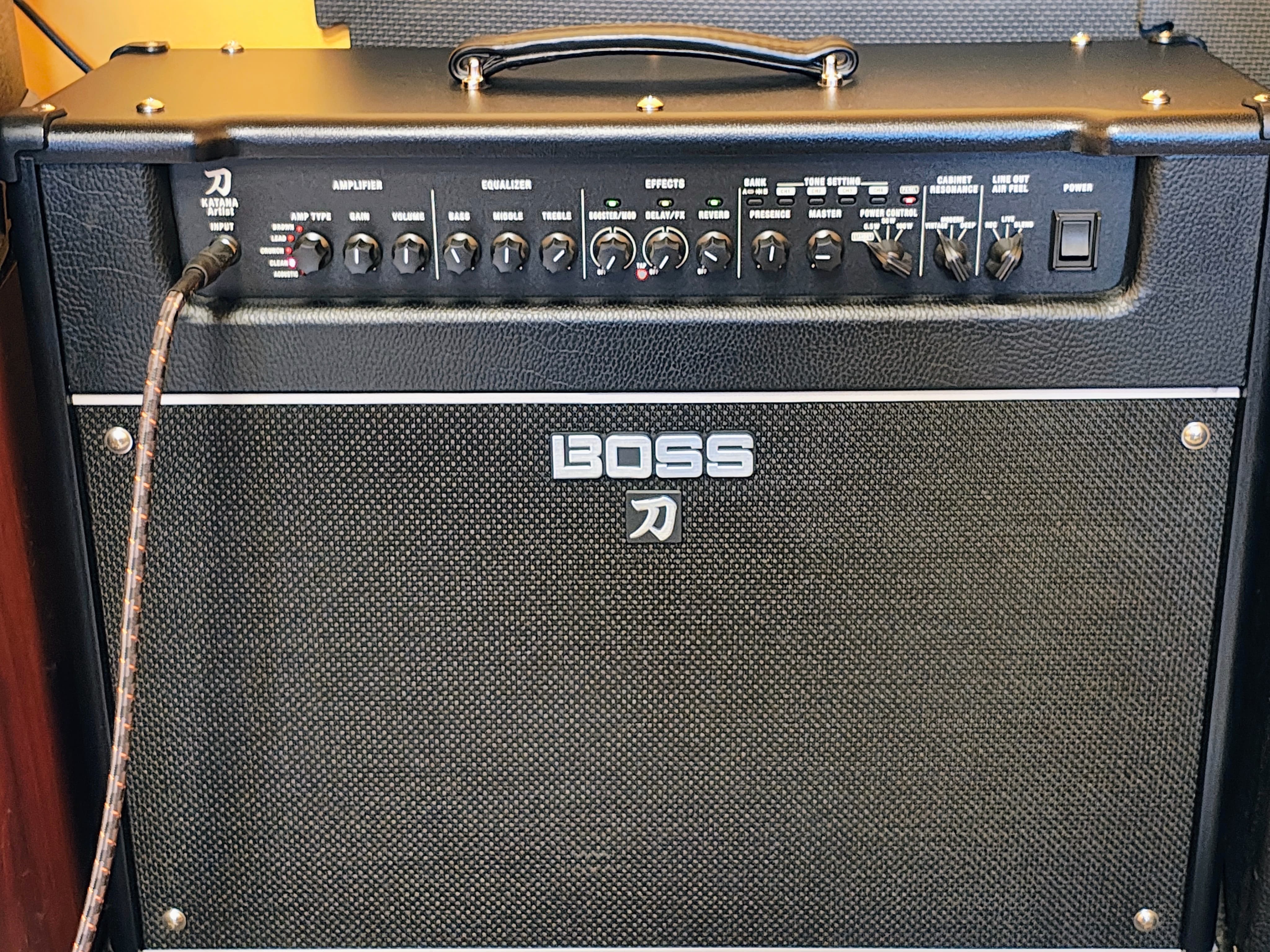 Vends [69] Boss Katana Artist + pédalier Boss GA-FC