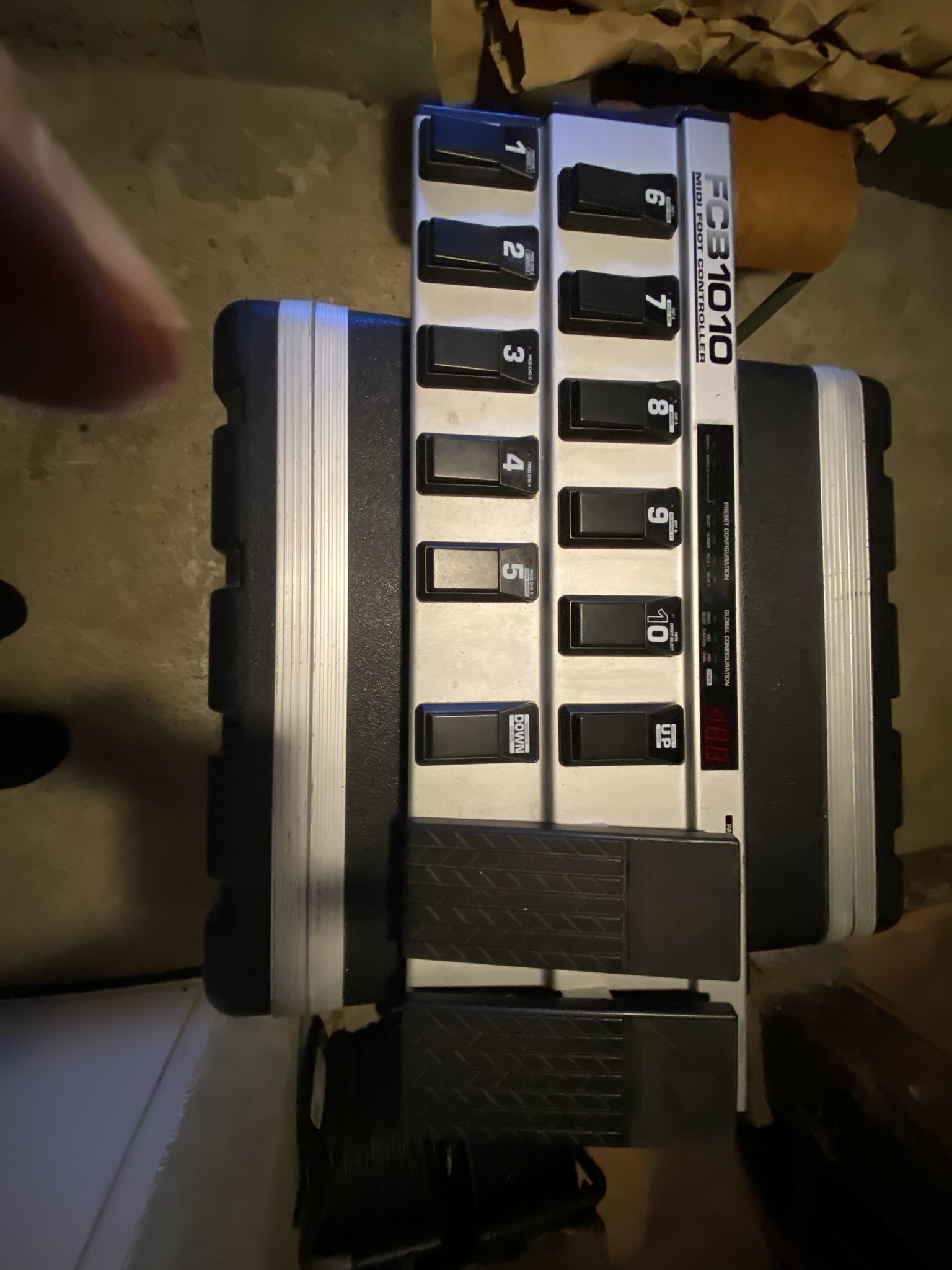 Behringer FCB1010 Midi Foot Controller