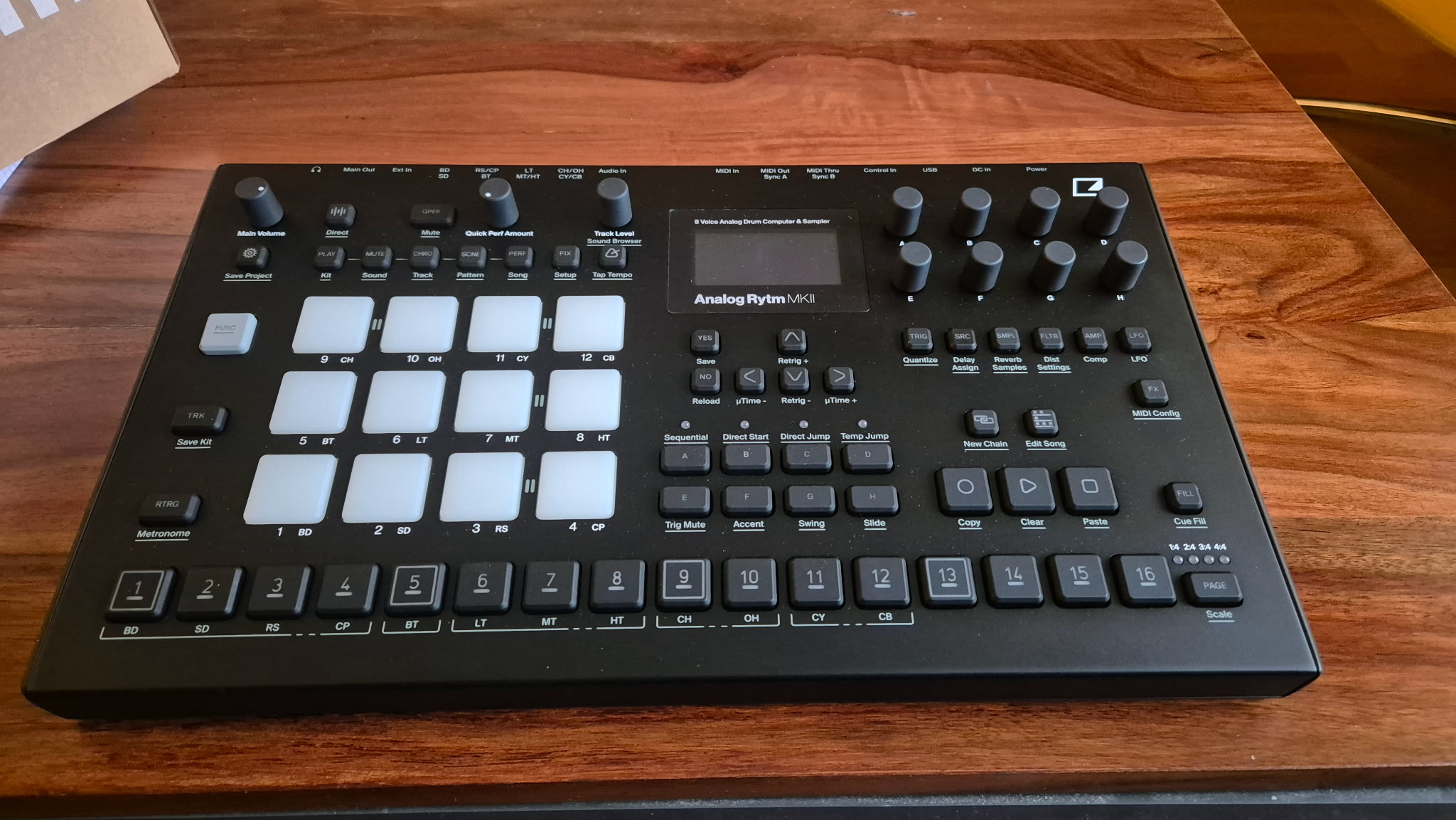  Elektron Analog Rytm MK2 en parfait état très peu utilisé