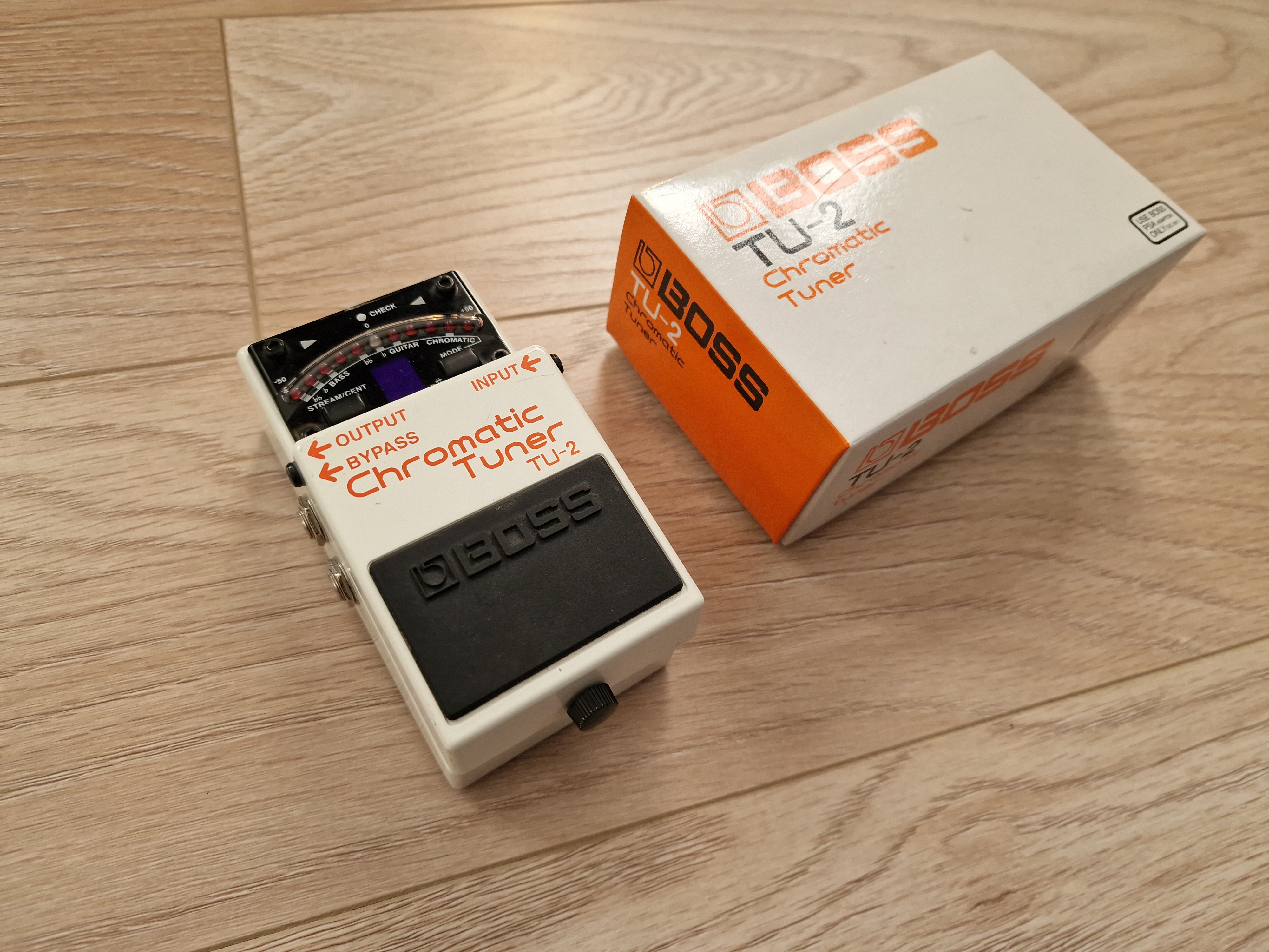 Vends Boss Chromatic Tuner TU-2