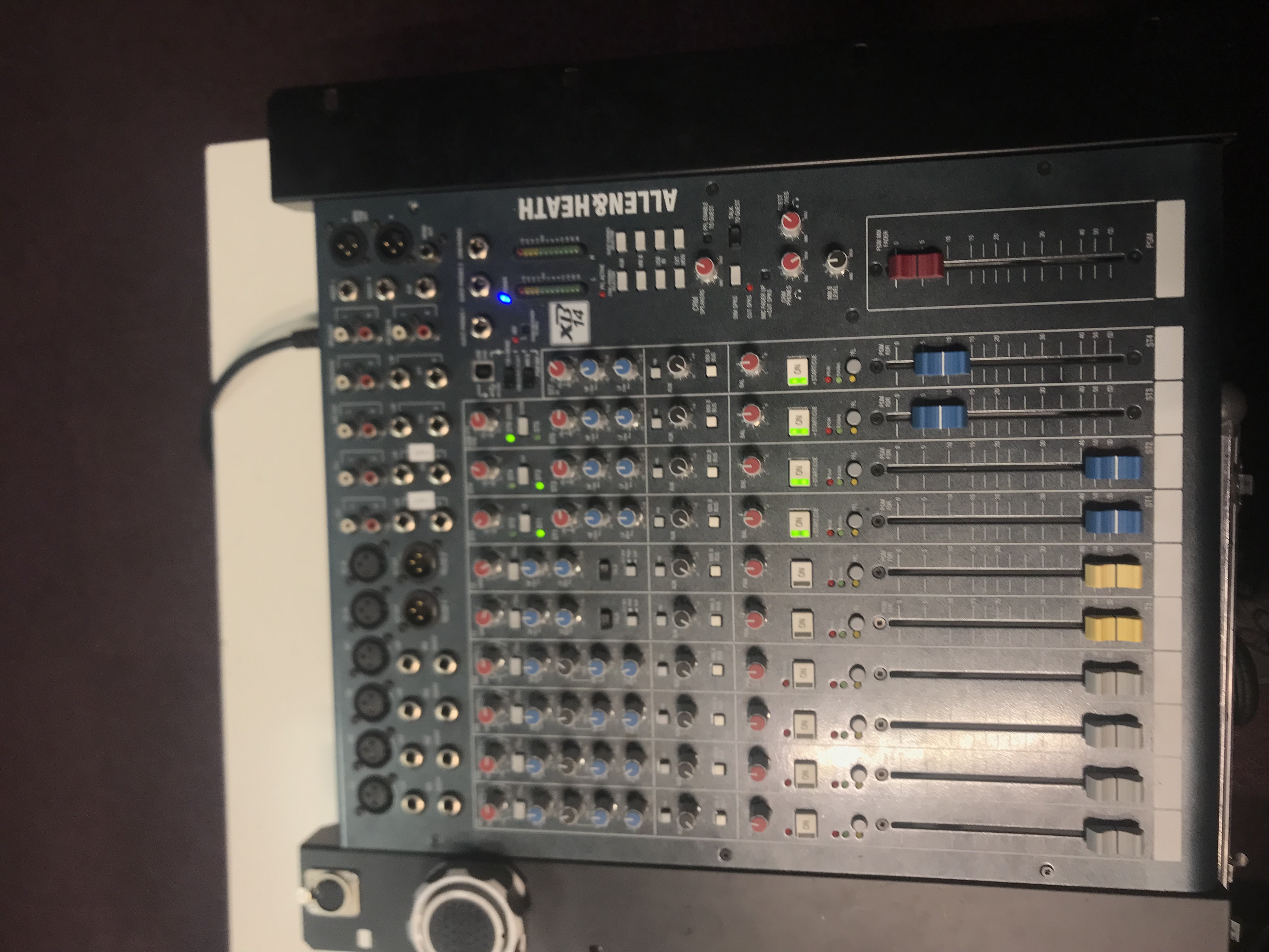 Vends Allen & Heath XB-14 + flycase