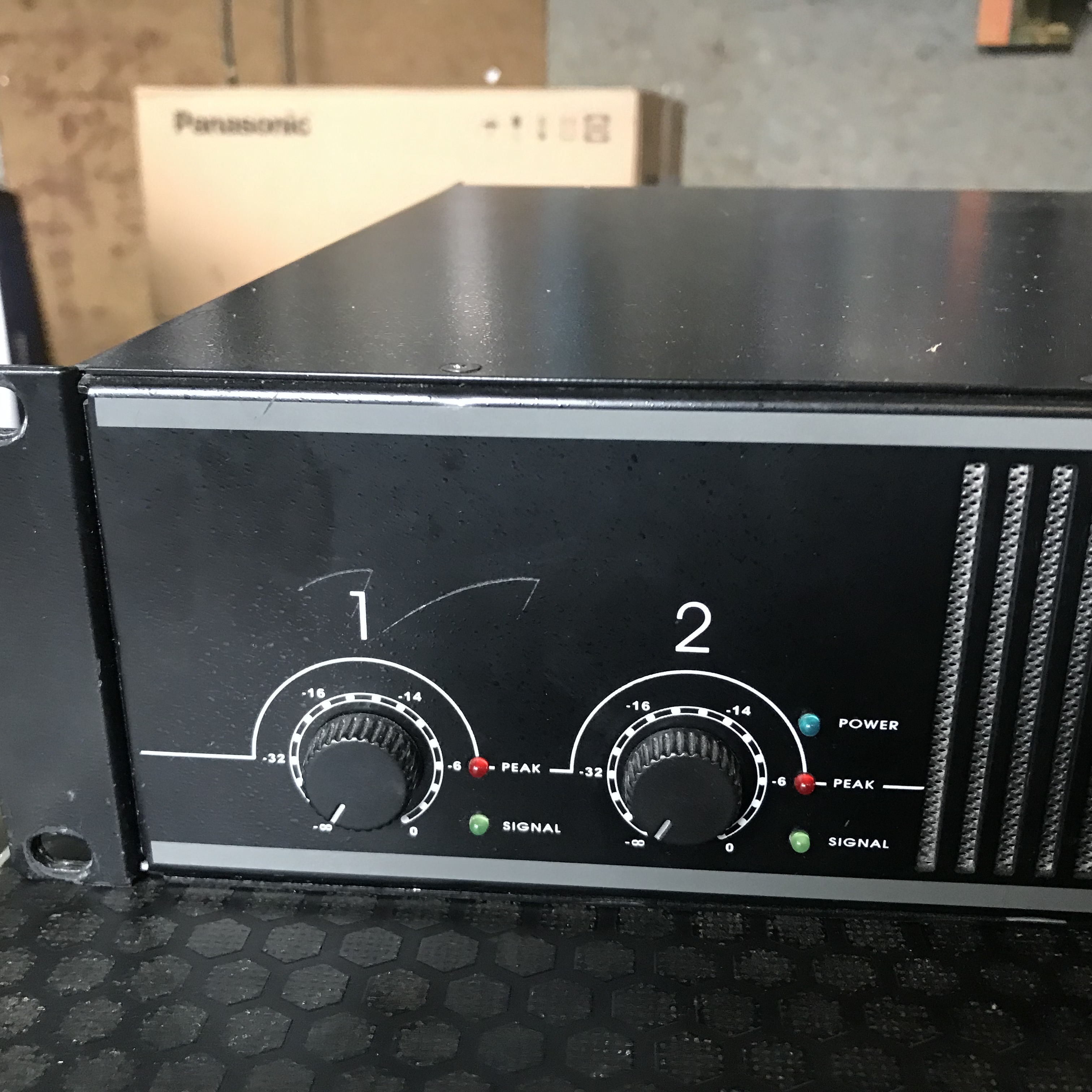 Phonic MAX1500 (25339)