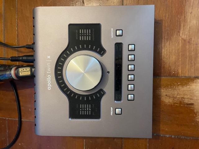 Apollo Twin x  thunderbolt