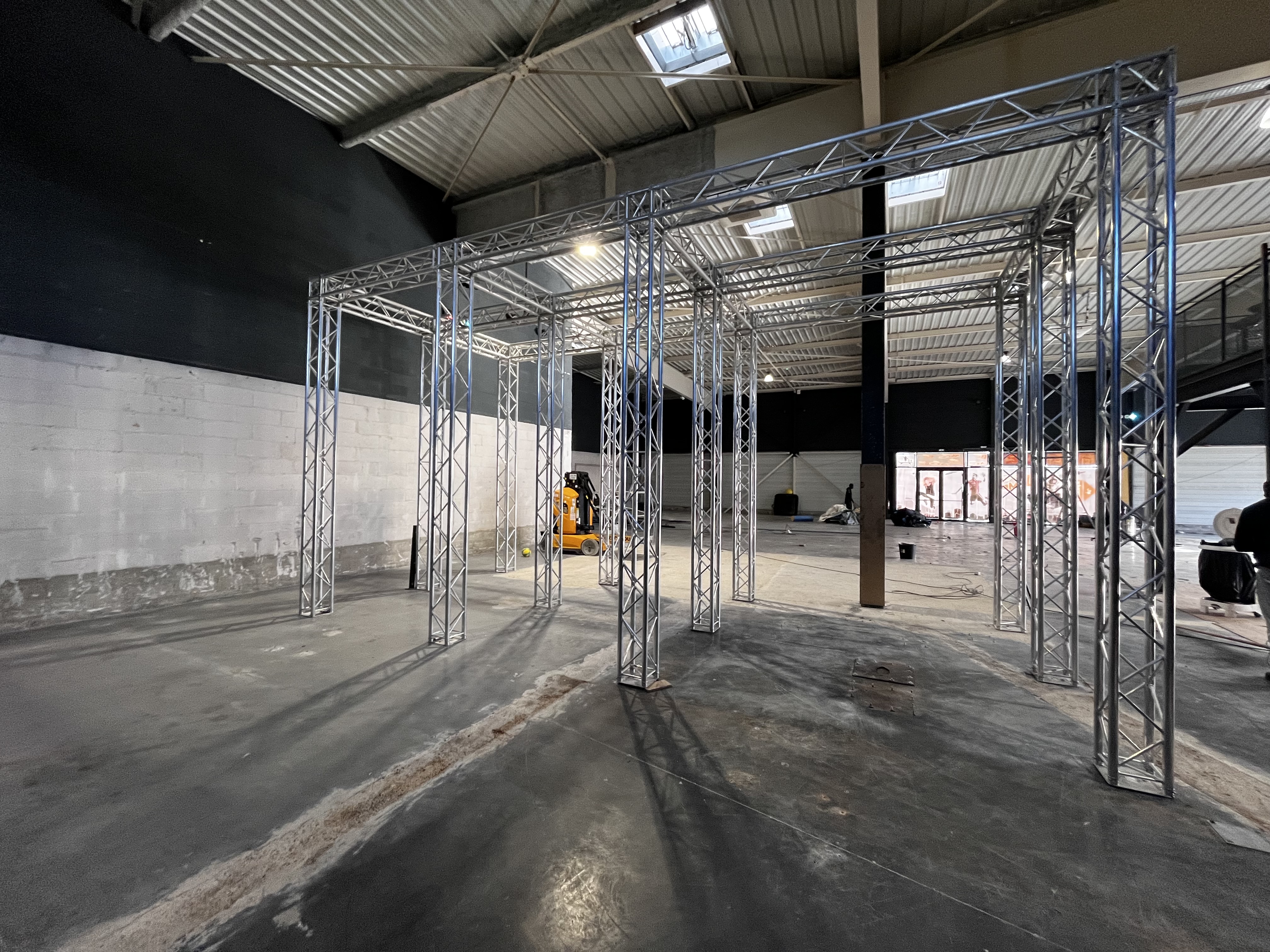 Lot Truss LiteTruss Ø50 cm – 81 m + embases + angles - Vente Rapide