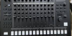 Vends Roland tr8s comme neuf jamais utilisé , dans sa boîte