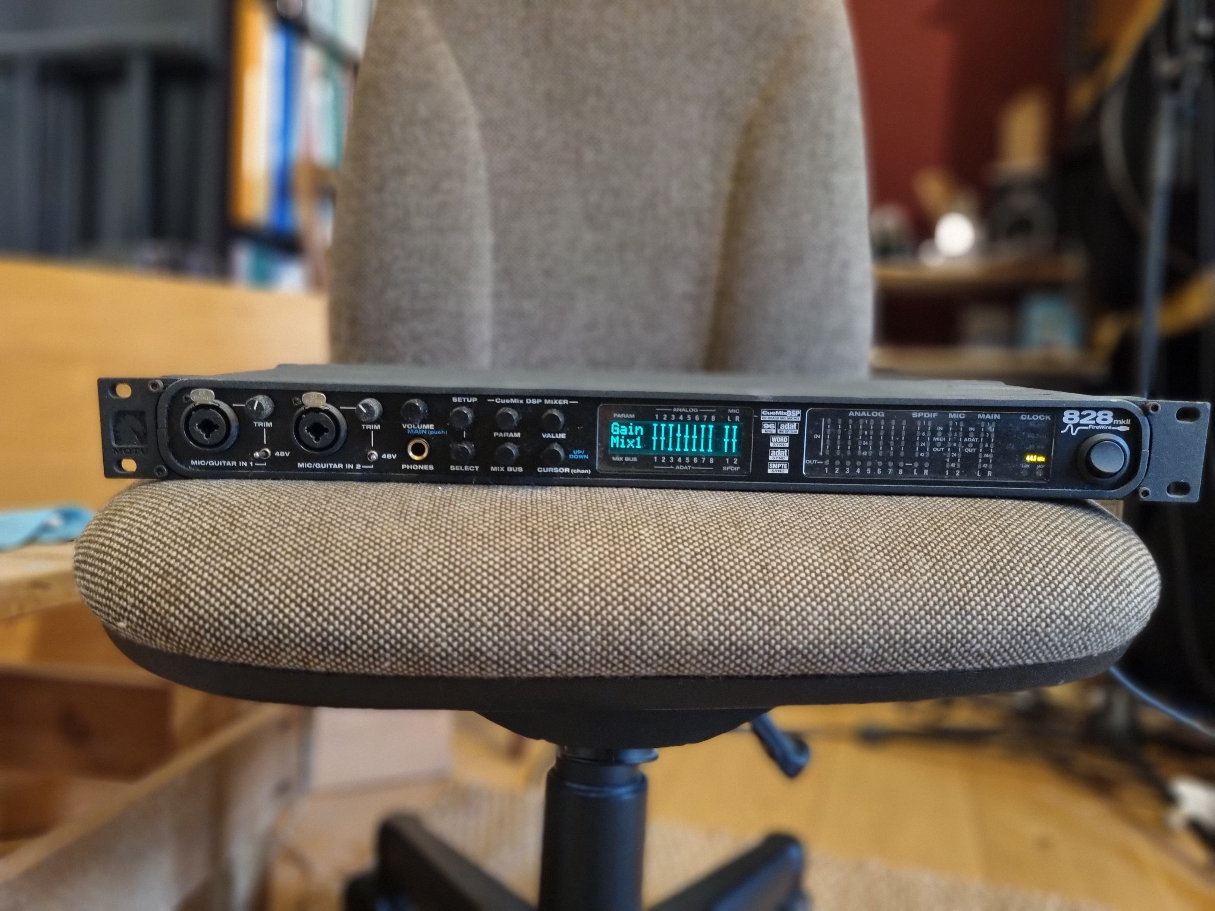 Vends interface firewire MOTU 828 mk2