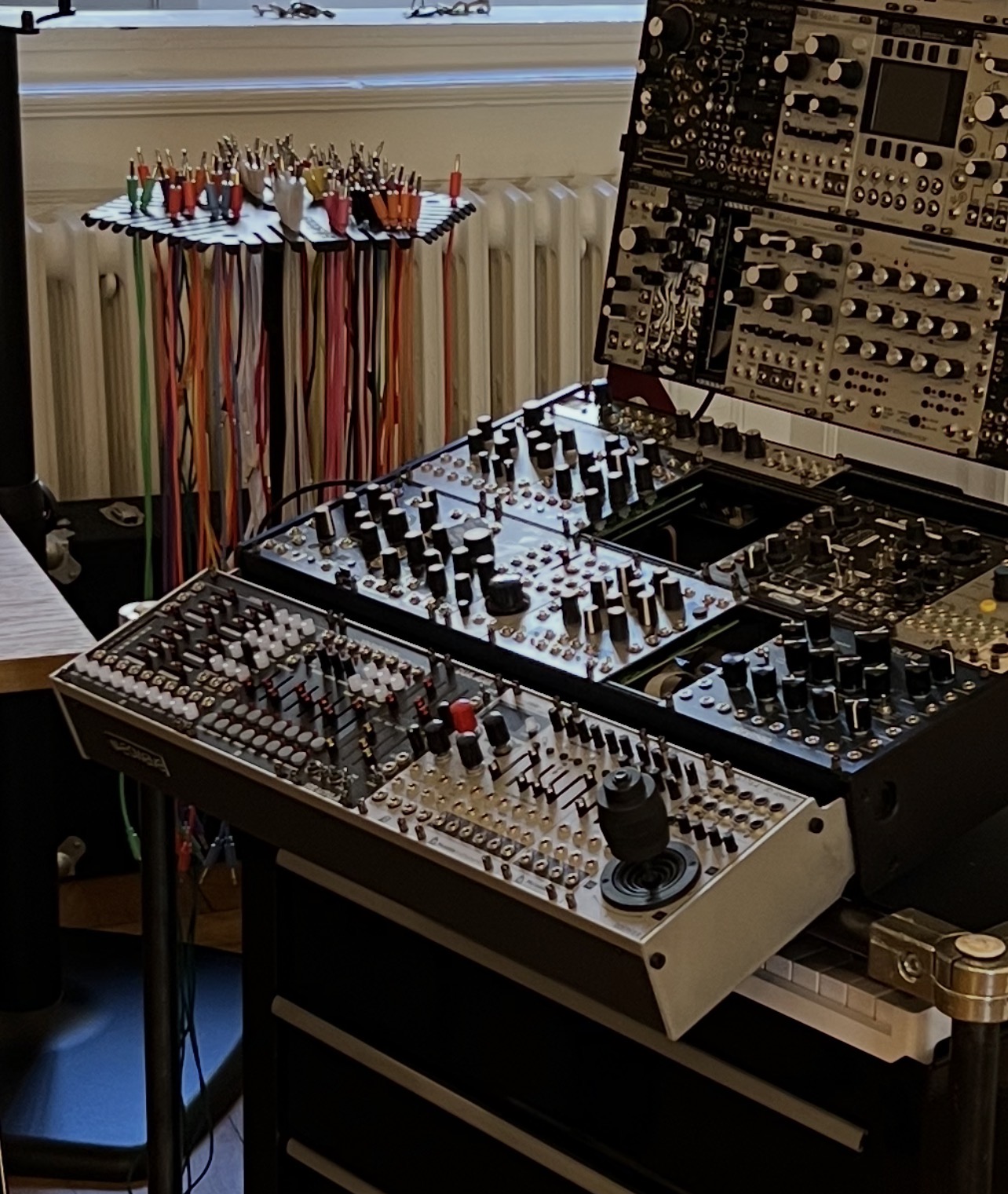 Eowave 3U 104 HP + flancs custom case intellijel !