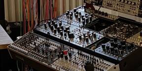 Eowave 3U 104 HP + flancs custom case intellijel !