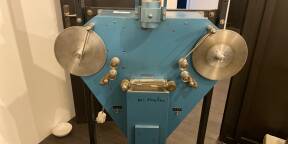 Projecteur de bande rythmo – équipement professionnel historique de doublage