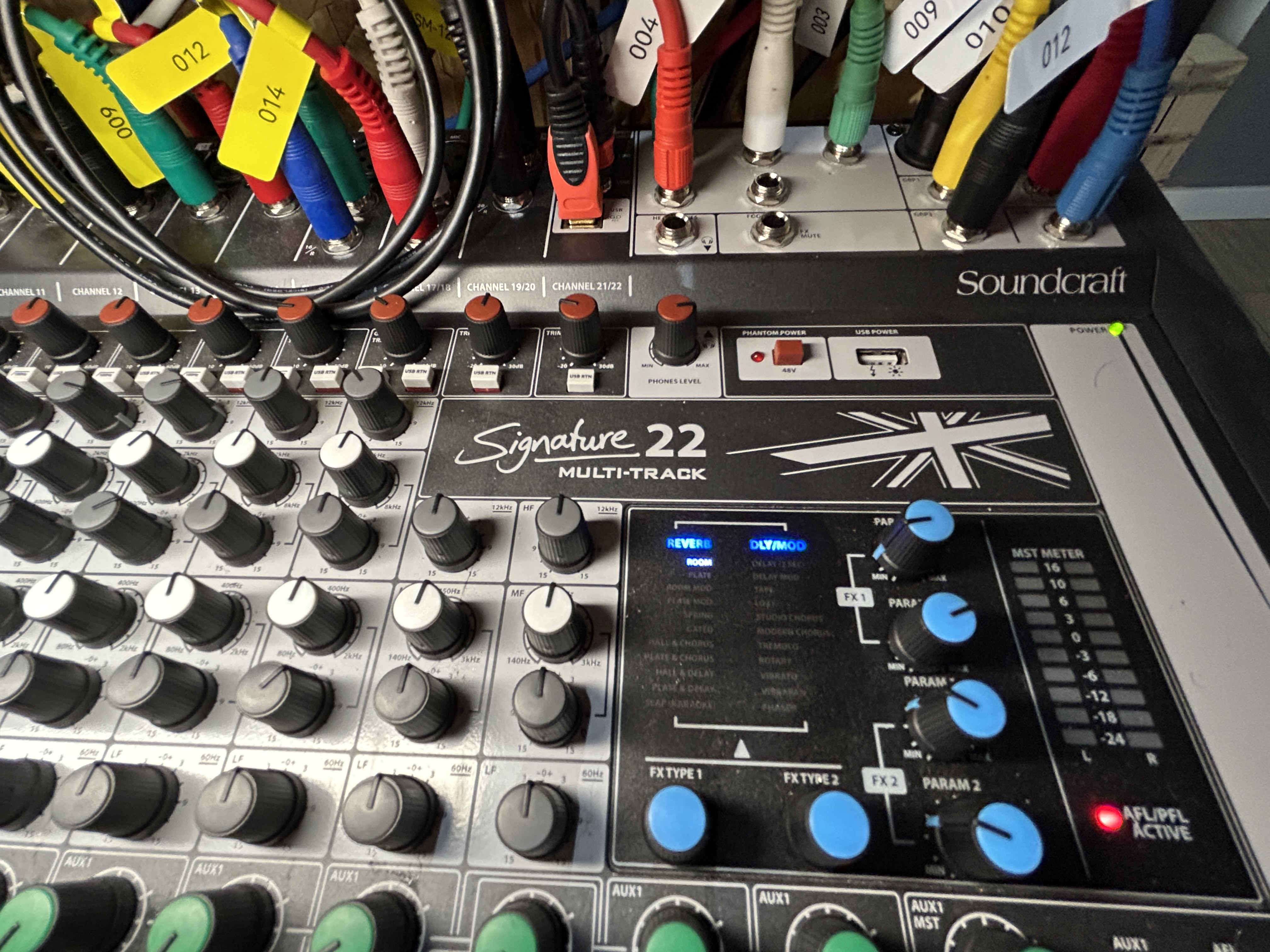 Soundcraft Signature 22 MTK (10793)