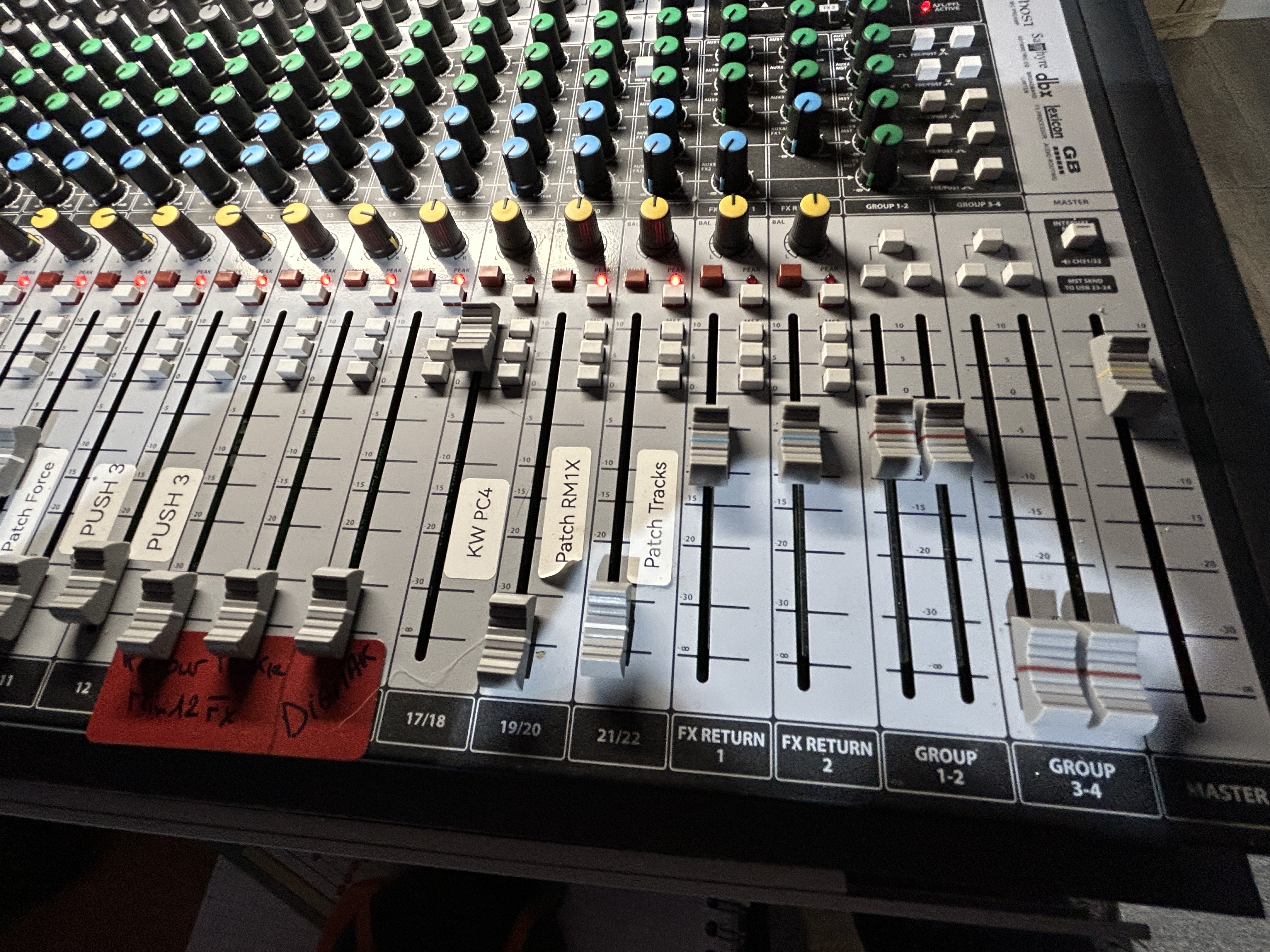 Soundcraft Signature 22 MTK (31307)