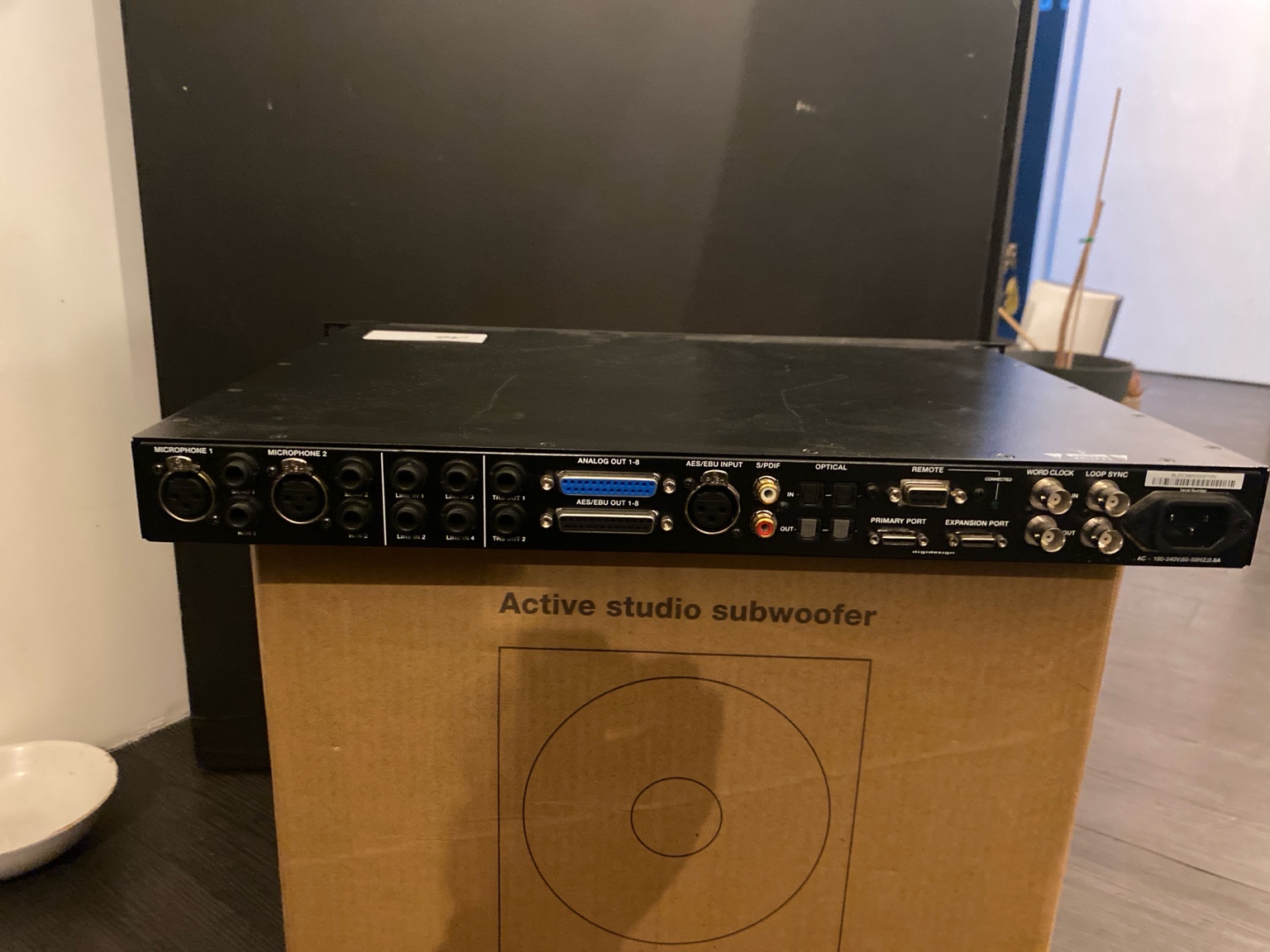Interface audio professionnelle Avid Pro Tools HD OMNI, conçue pour les systèmes Pro Tools HD / HDX.