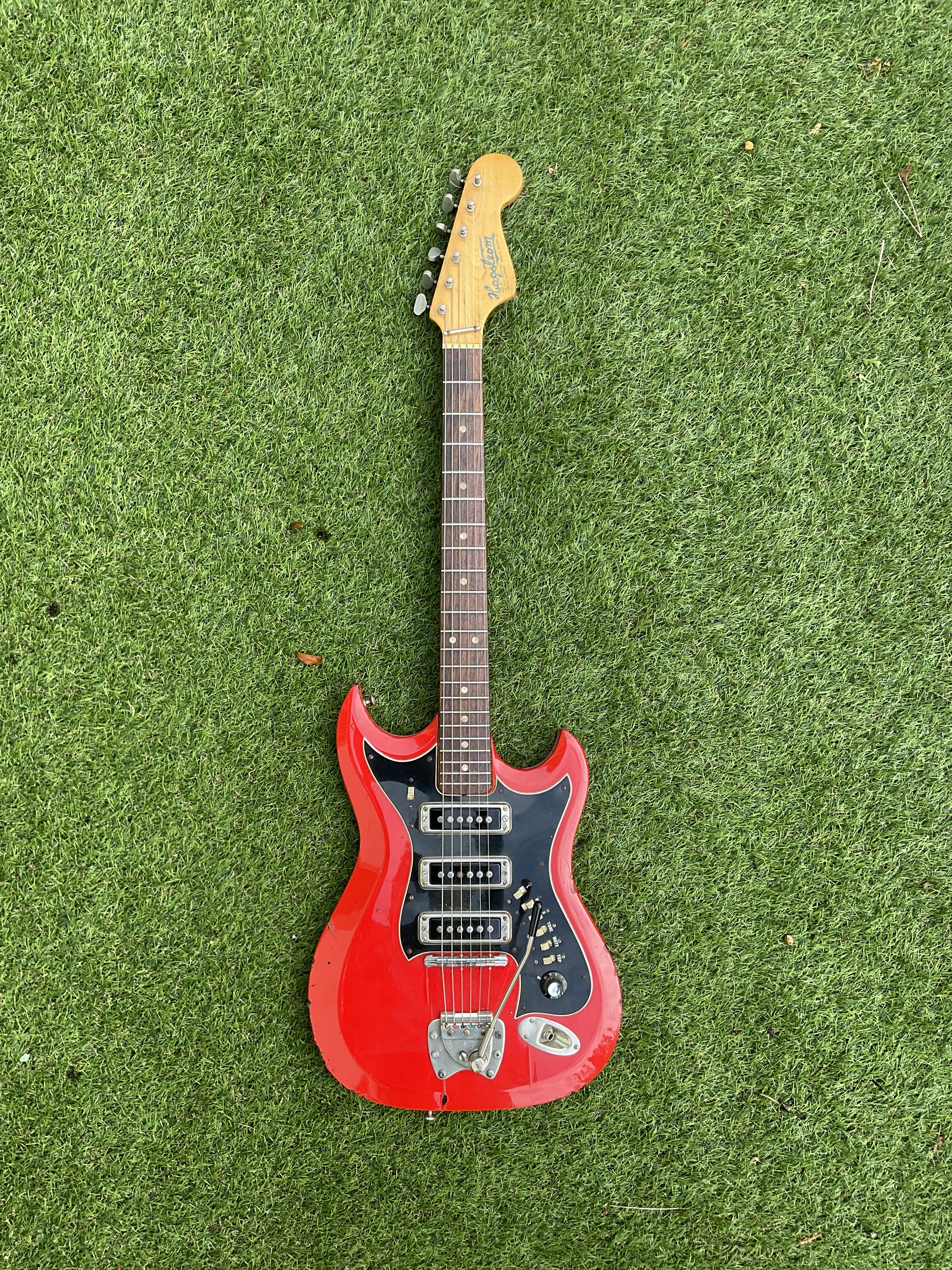 Guitare électrique Hagstrom III H3