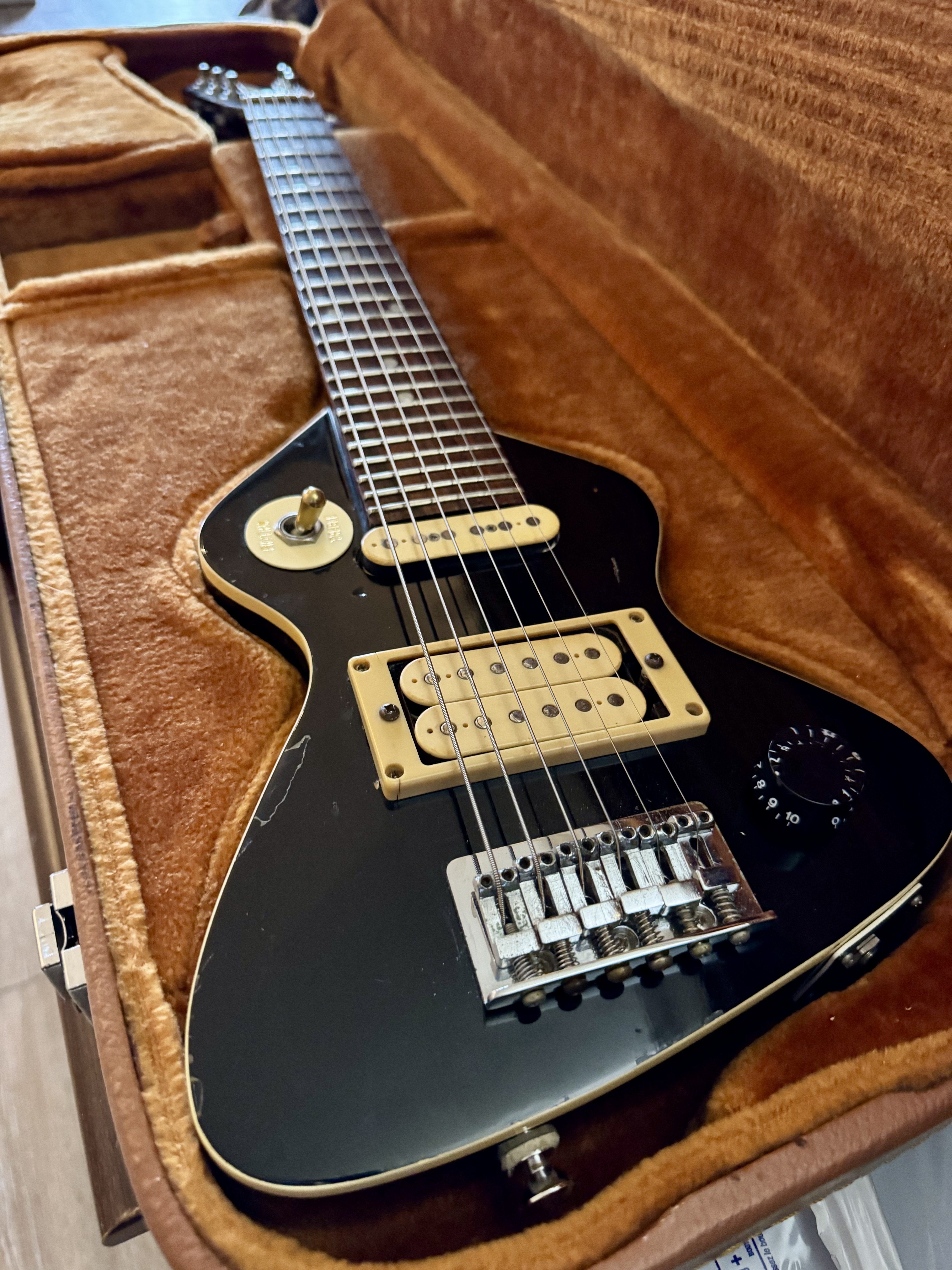 Hondo / Erlewine Chiquita 1979