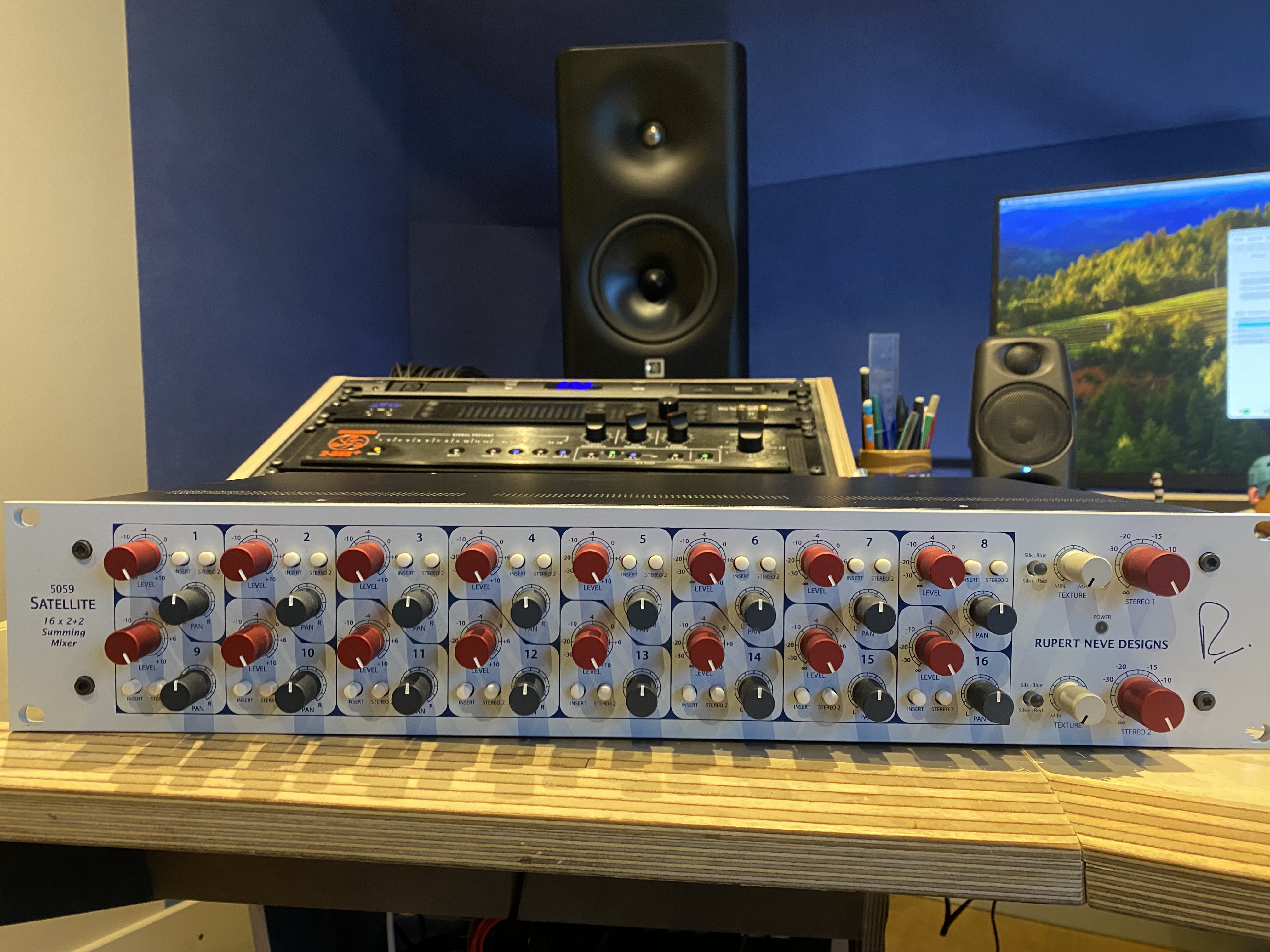 Vends Neve 5059