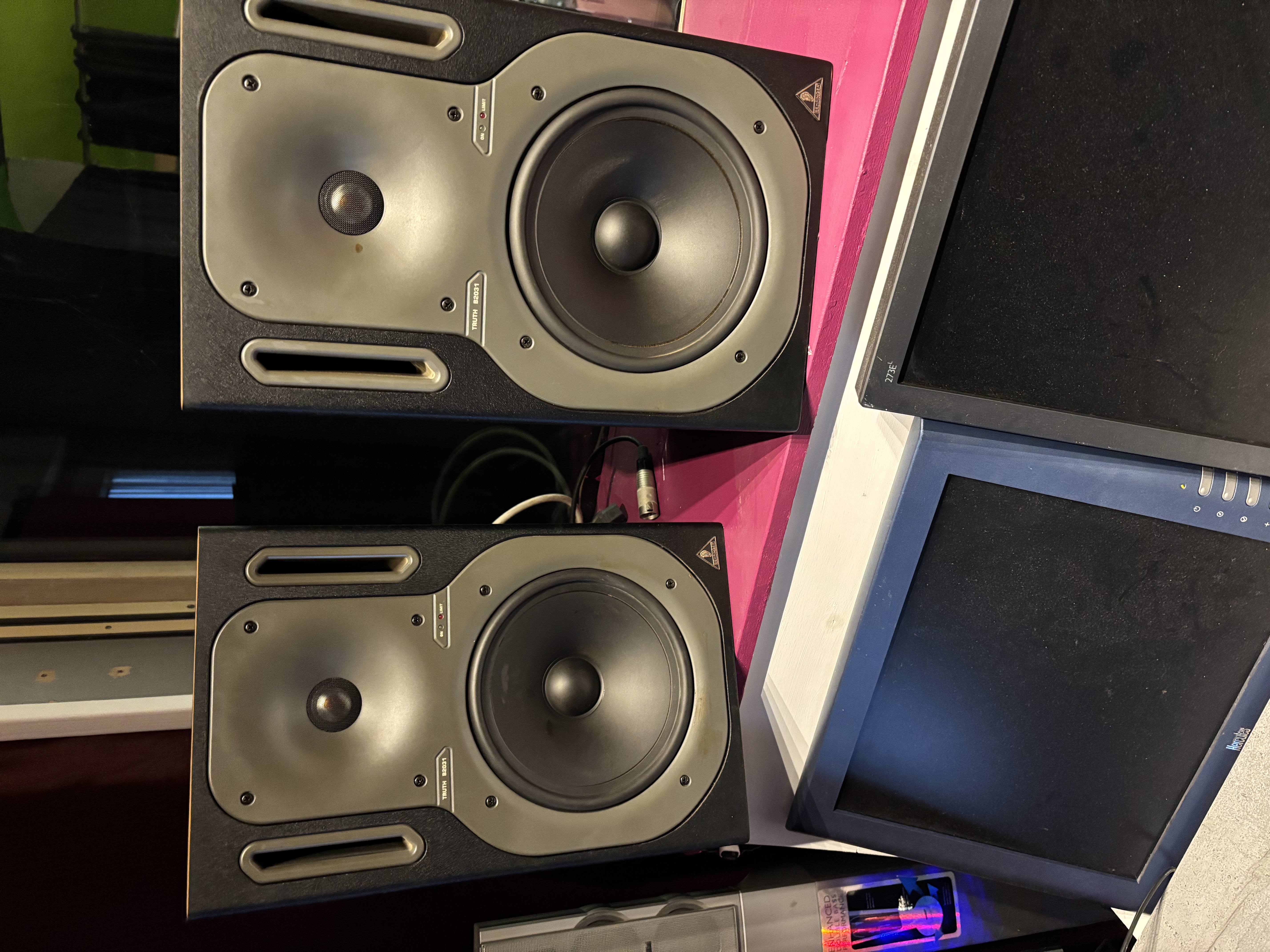 Paire de monitors Behringer Truth B2031A 