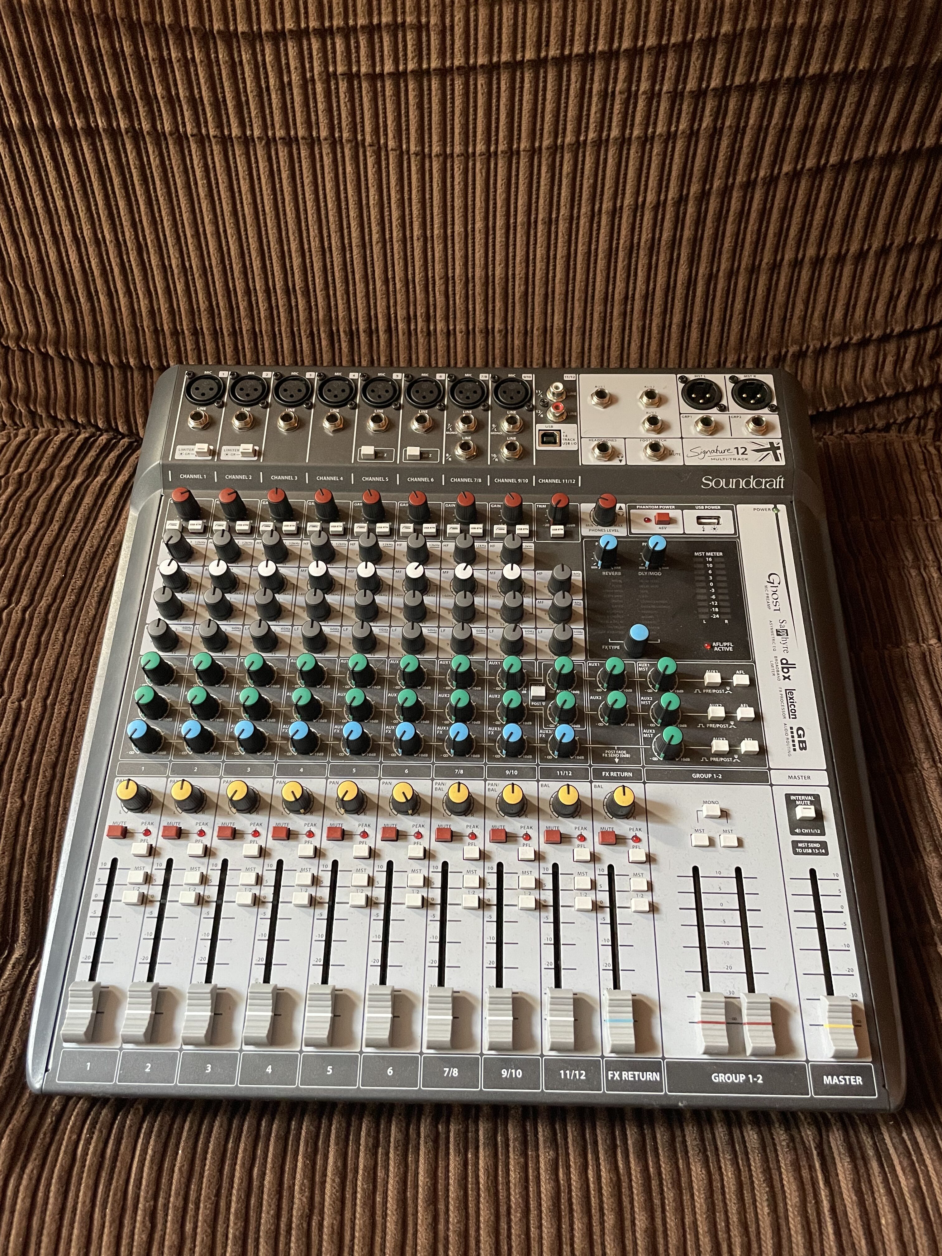 Vends Console Soundcraft Signature 12MTK