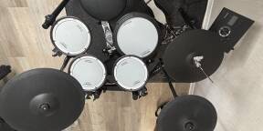 Pack complet amélioré Roland TD17KVX2 (Charleston VH10 + Pied Roland RDH120A)