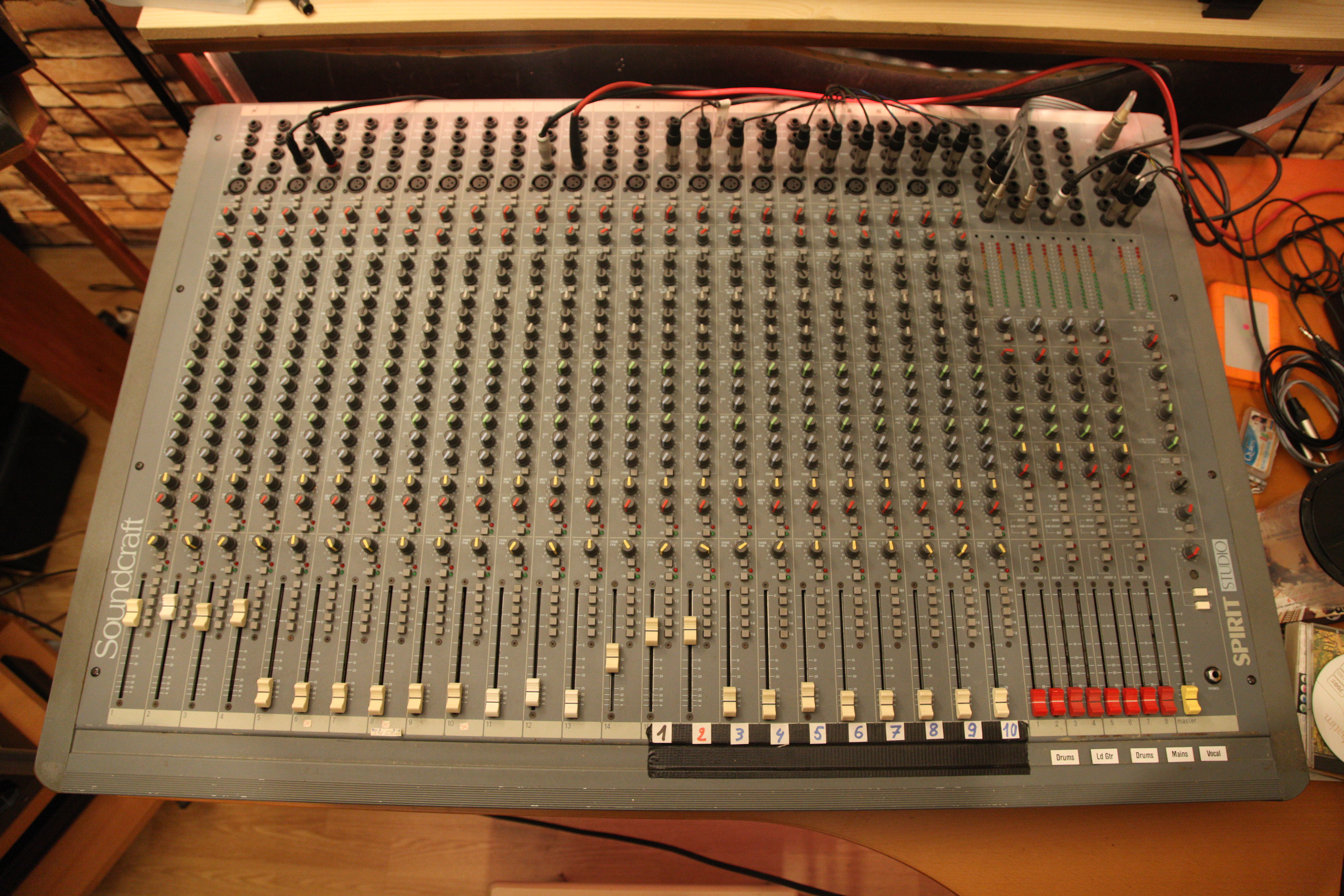 Console mix. studio Soundcraft Spiritstudio 24/8/2
