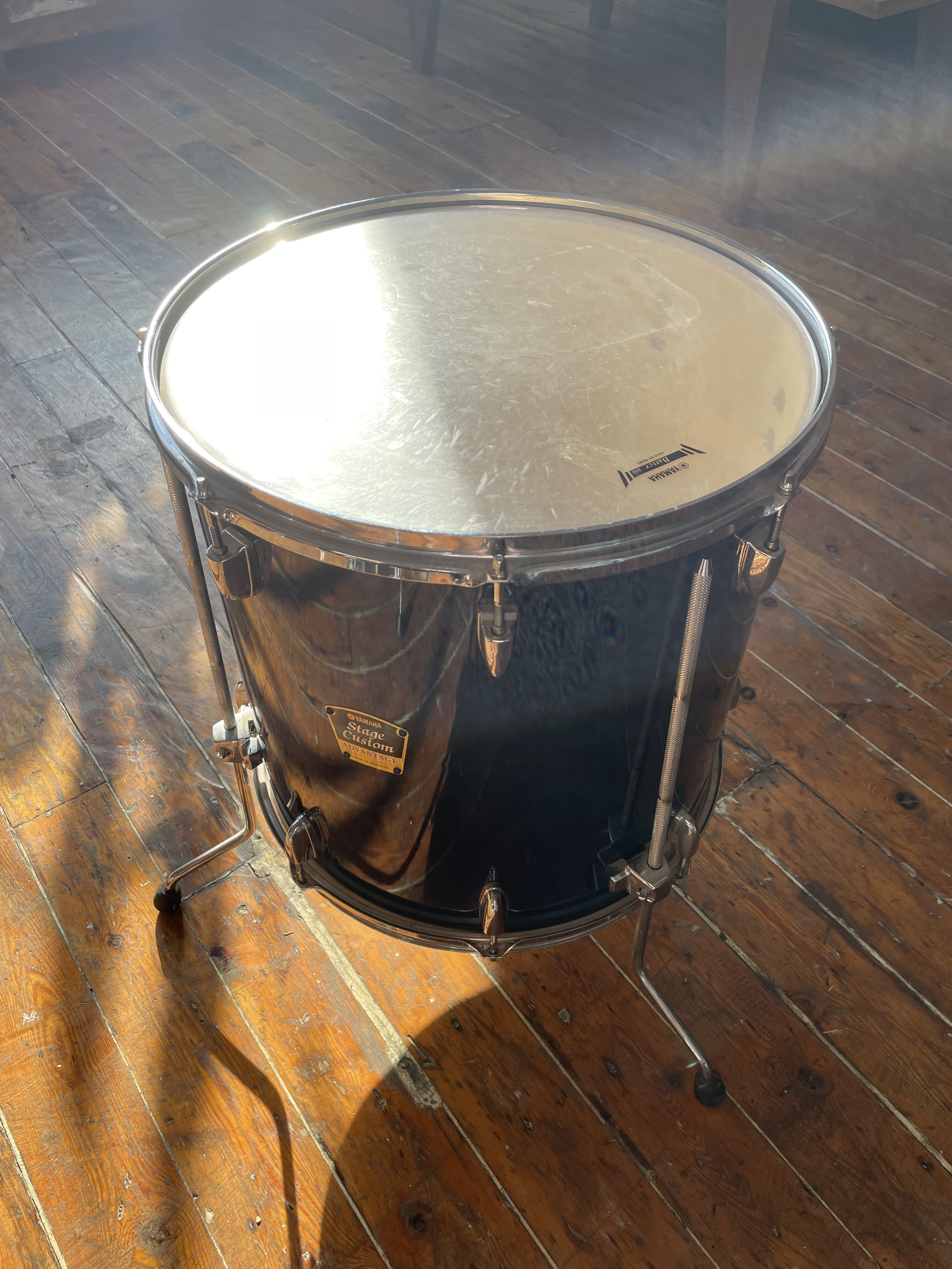 Vends tom basse Yamaha Stage Custom Advantage 16x16