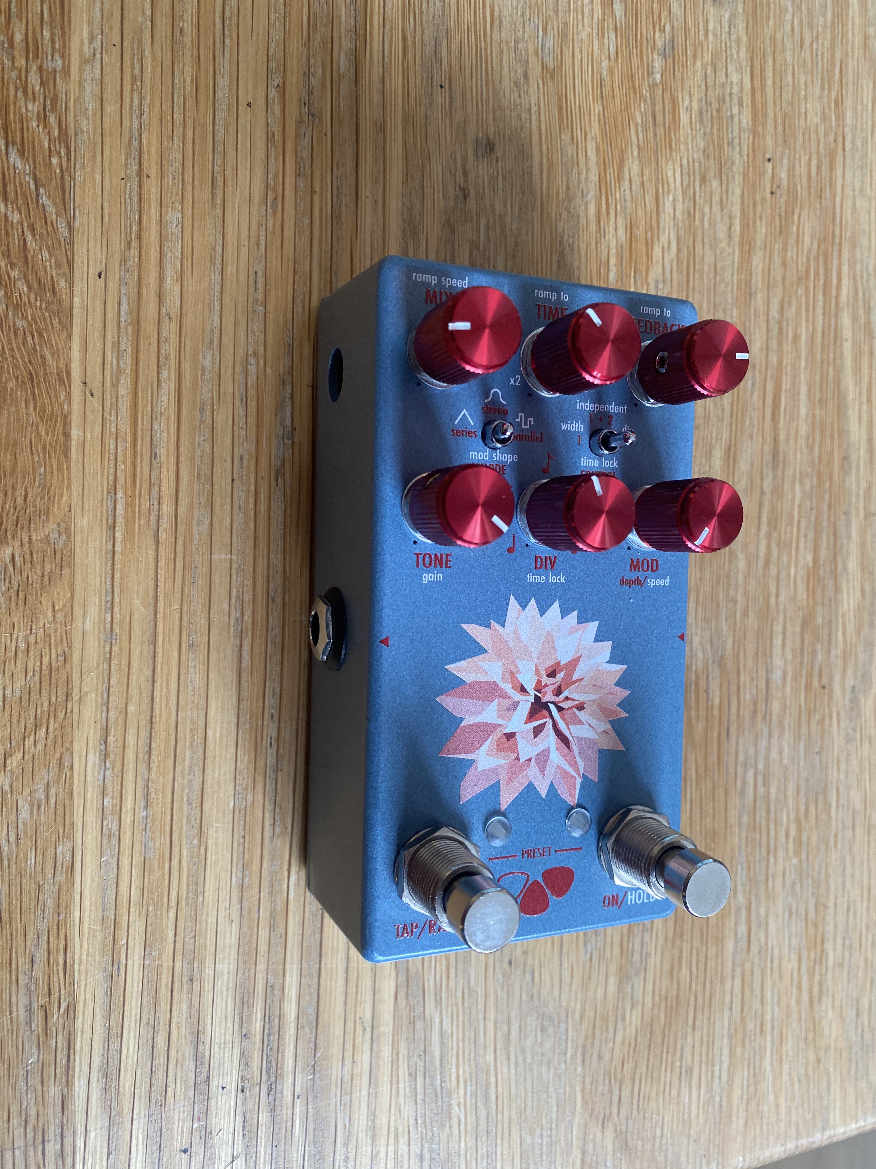 Vends Flower Pedals Dahlia