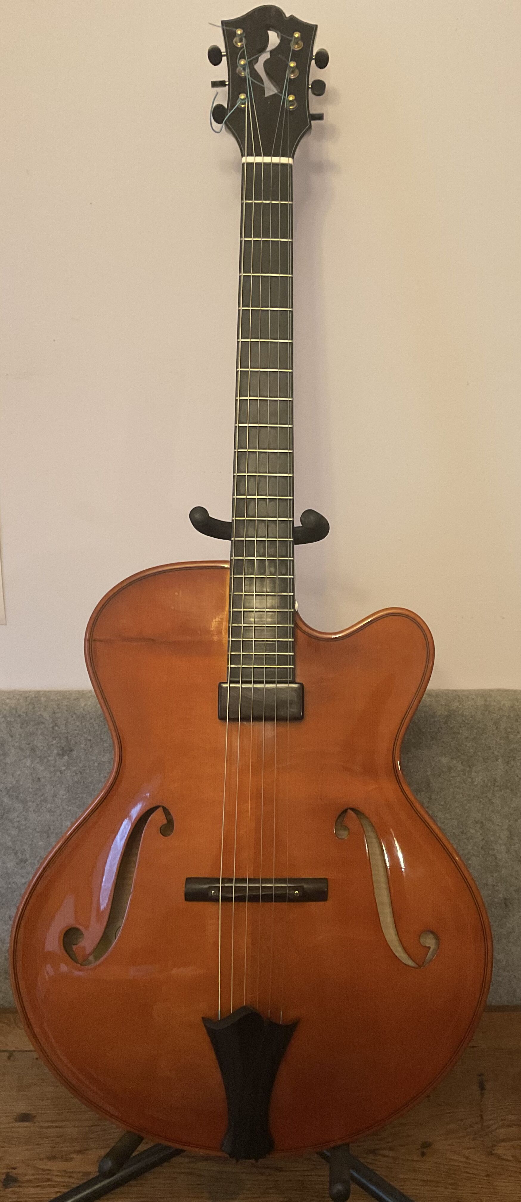 Vends guitare jazz du luthier Gérard Defurne