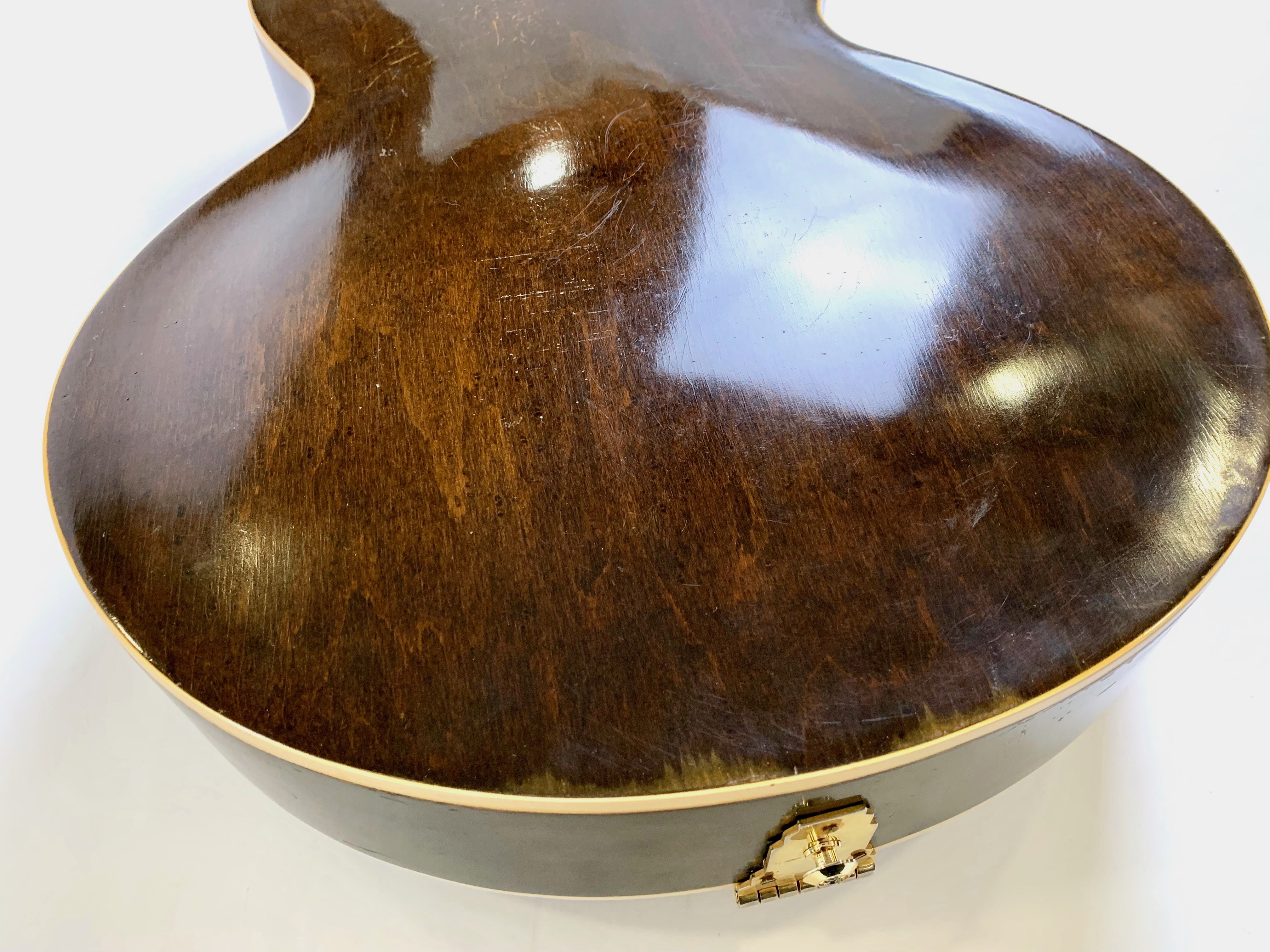 Gibson L-50 (677)