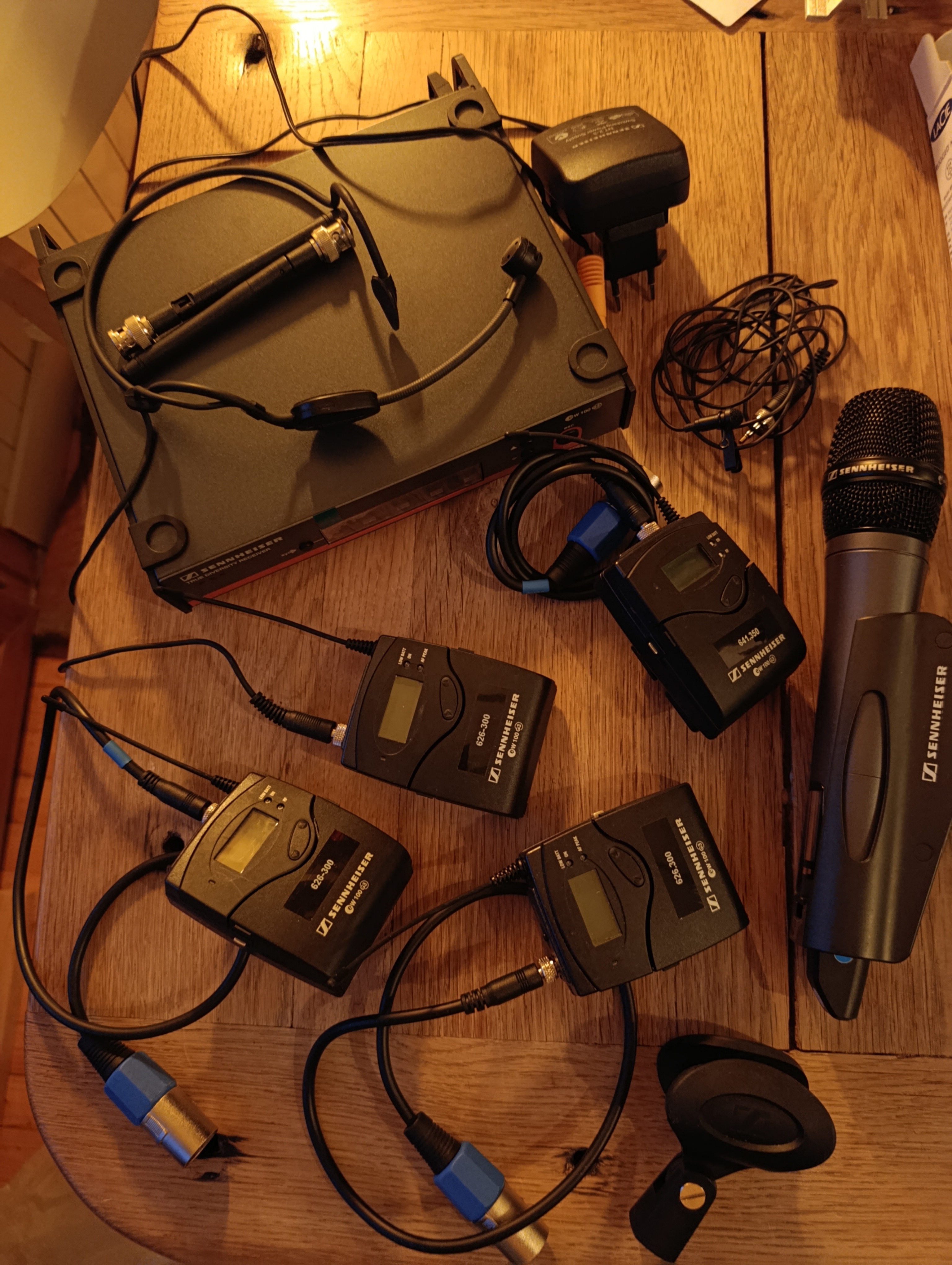 SENNHEISER EW & EM100 G3  2 MIC CRAVATE 1 MIC MAIN