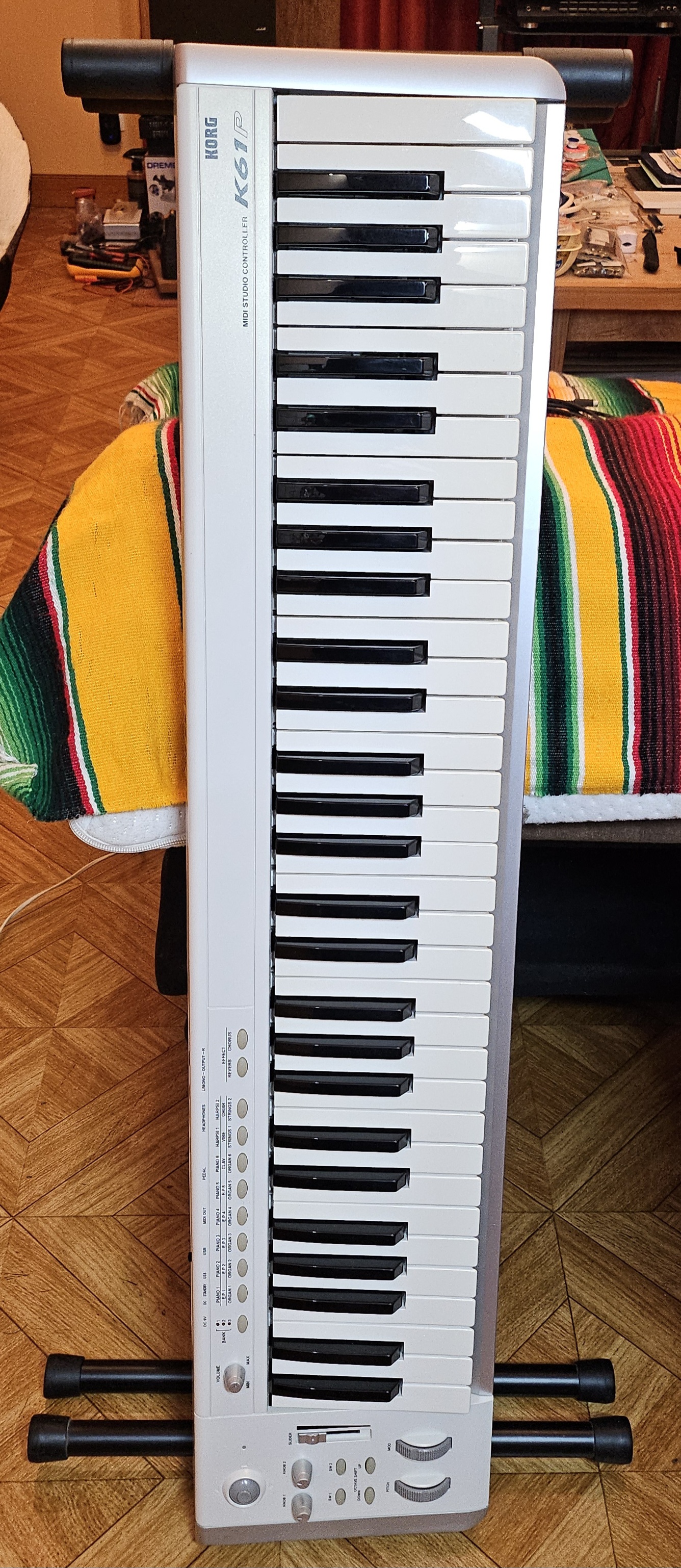 Clavier contrôleur midi KORG K61P + Support RTX + Pédale ROLAND DP-6 