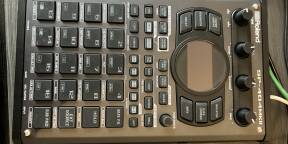 Roland SP-404 MKII + sac officiel + accessoires