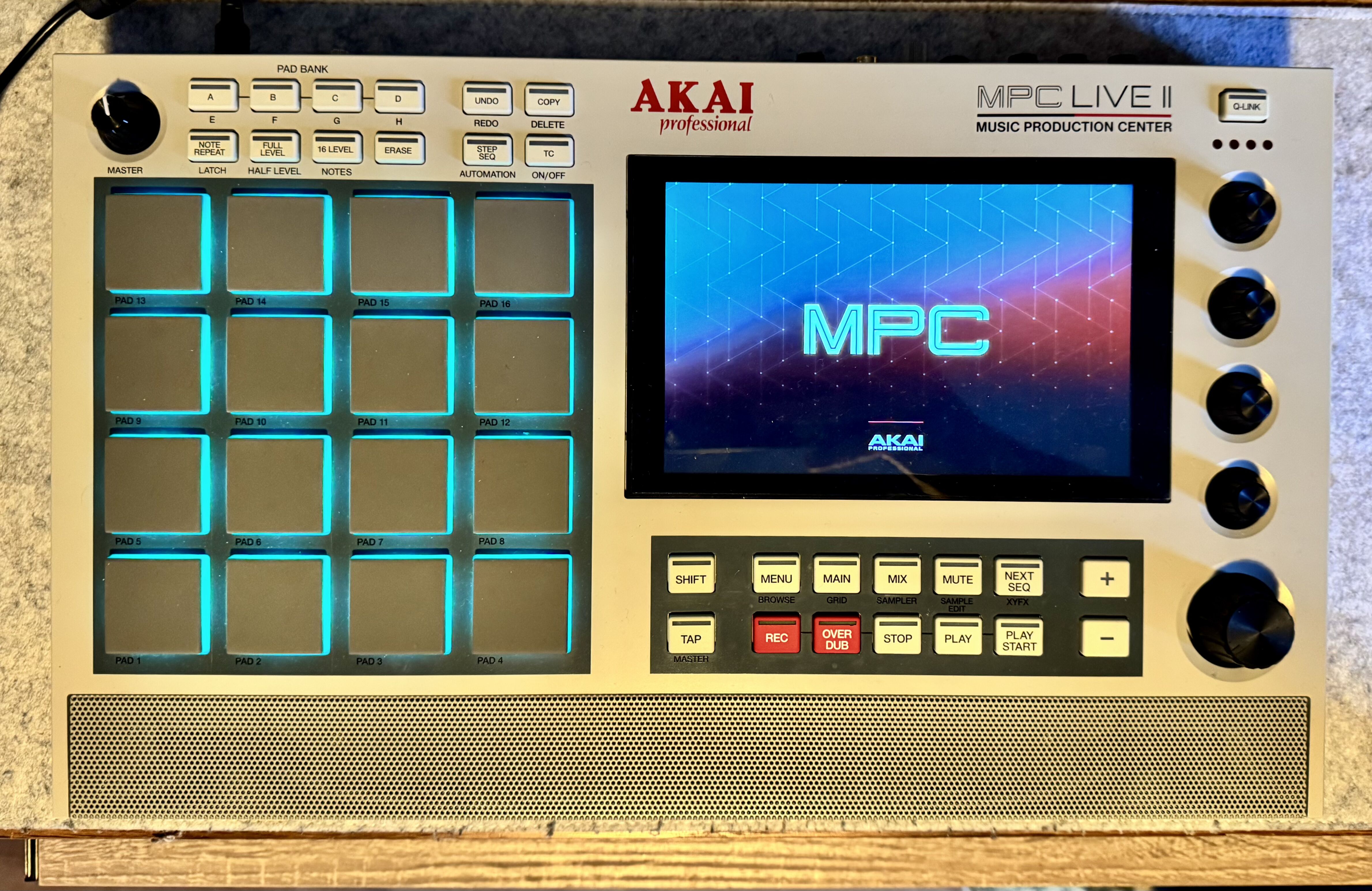 Vends MPC Live II - Retro Edition