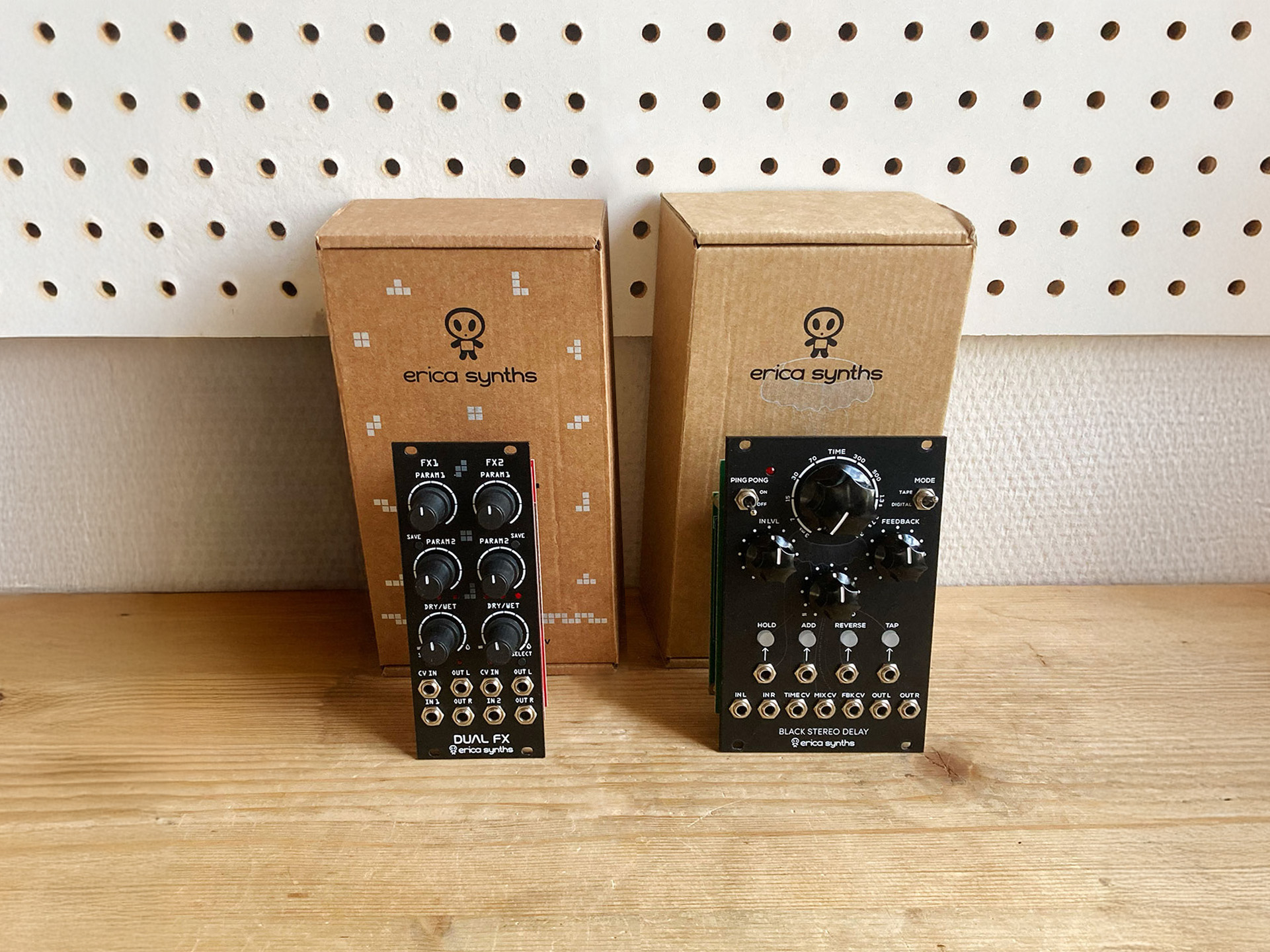 Lot Erica Synths - BLACK STEREO DELAY/LOOPER + DUAL FX