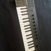 NI Kontrol M32 – Mini clavier / contrôleur MIDI – Comme neuf