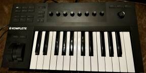 Native Instruments Kontrol A25