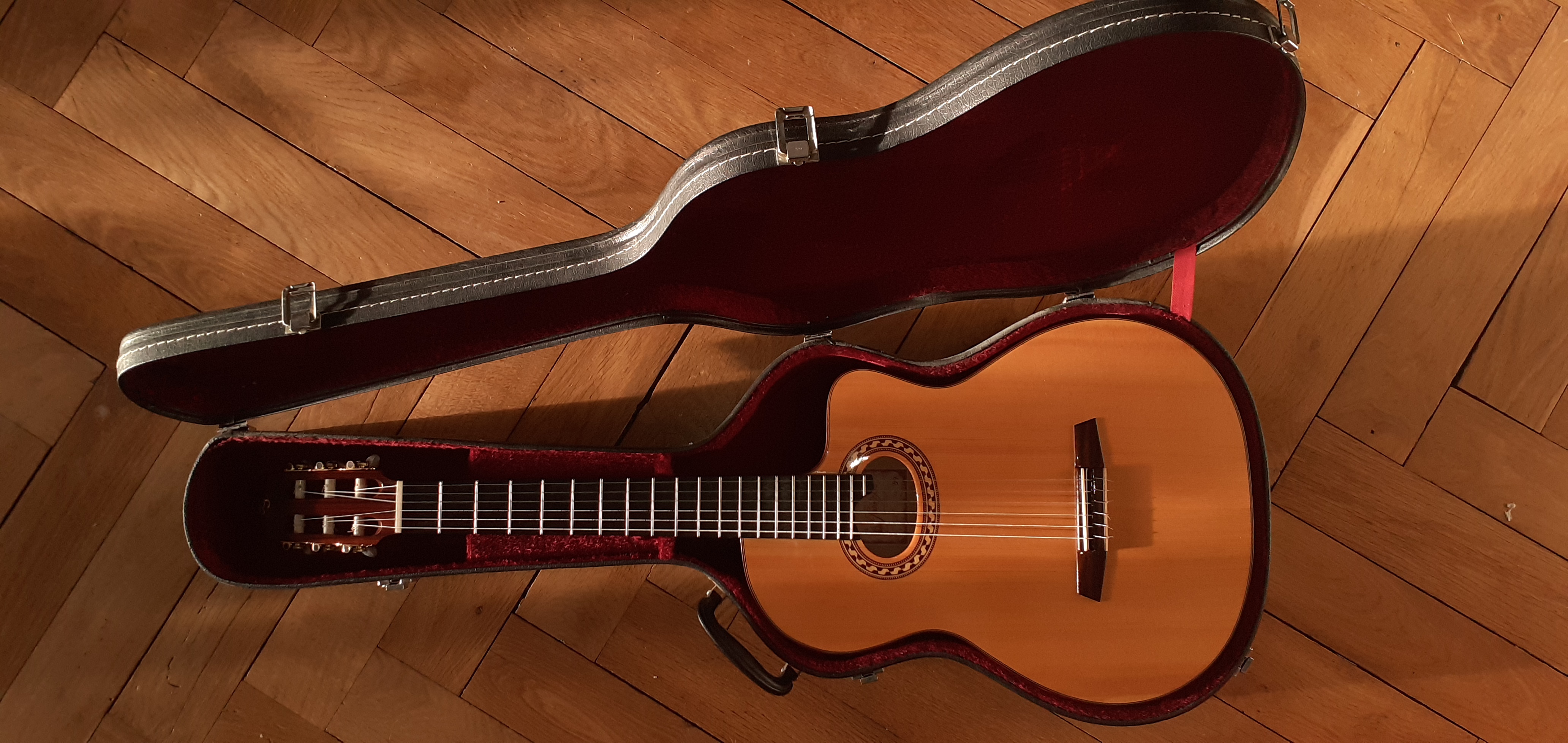 Vends guitare Classique électro-acoustique Prudencio Saez - 6-CW (Mod.59)