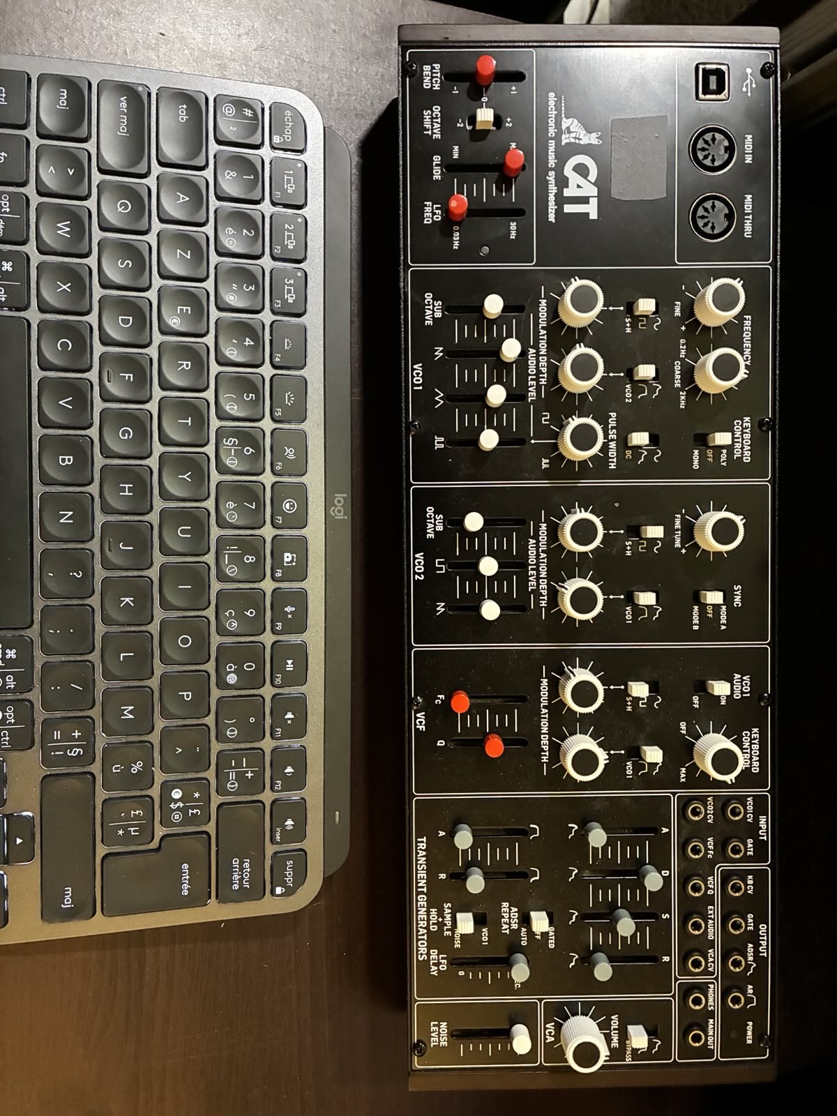 Vends Behringer CAT avec sa boite.