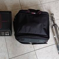 Vends Spd--sx, pied Roland et sac Gator Cases