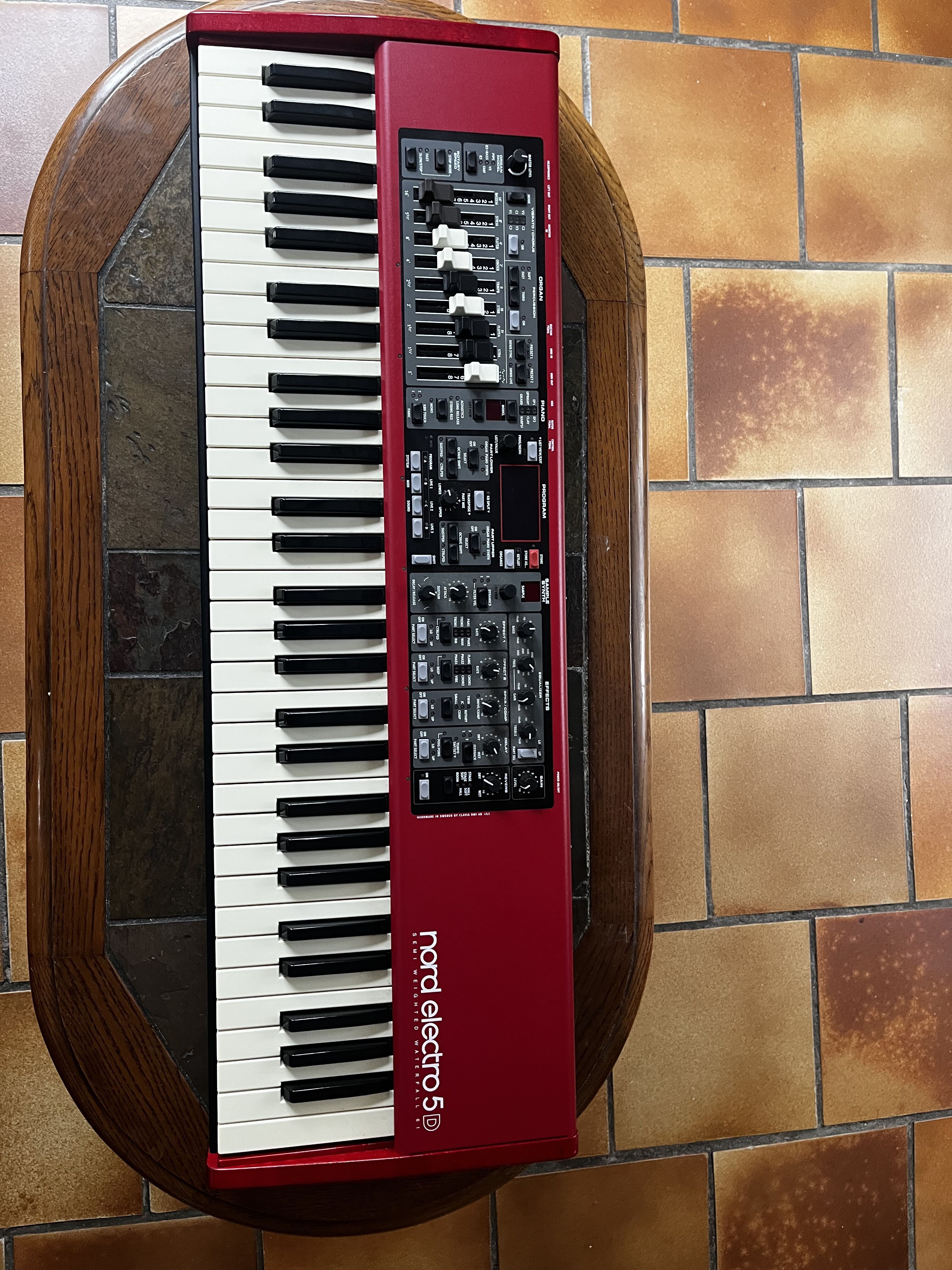 Vends Clavia Nord Electro 5D avec Housse