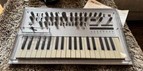 Korg Minilogue - 1ère Main (complet + decksaver)