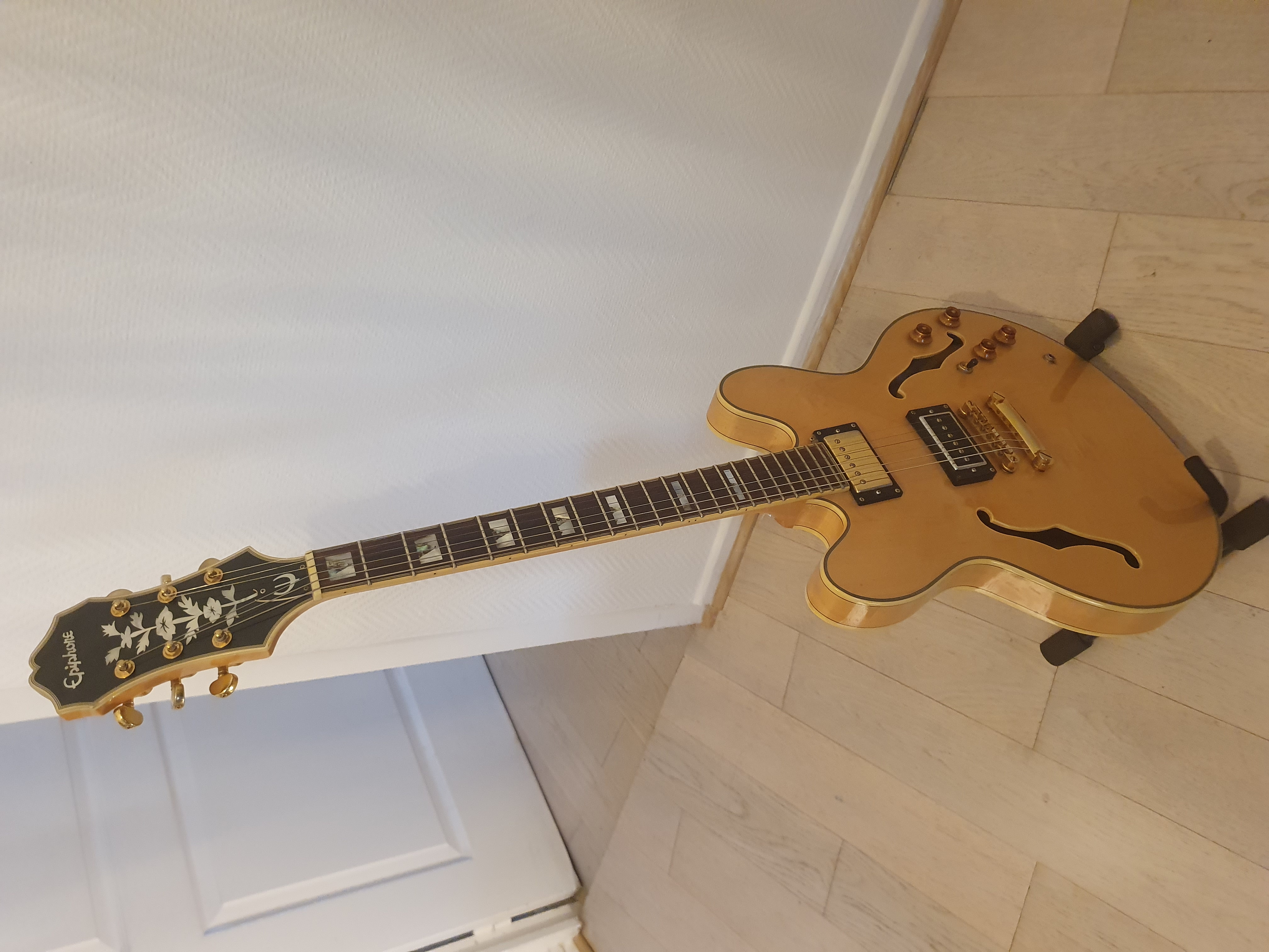 Epiphone Sheraton II (695)